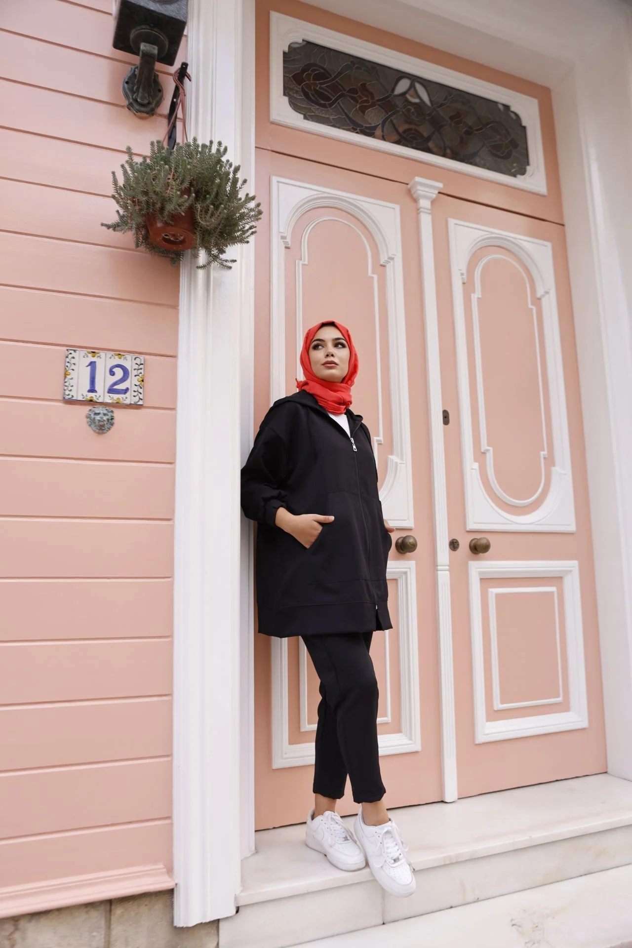 Krep Kumaş  Detay Paça İkili Takım