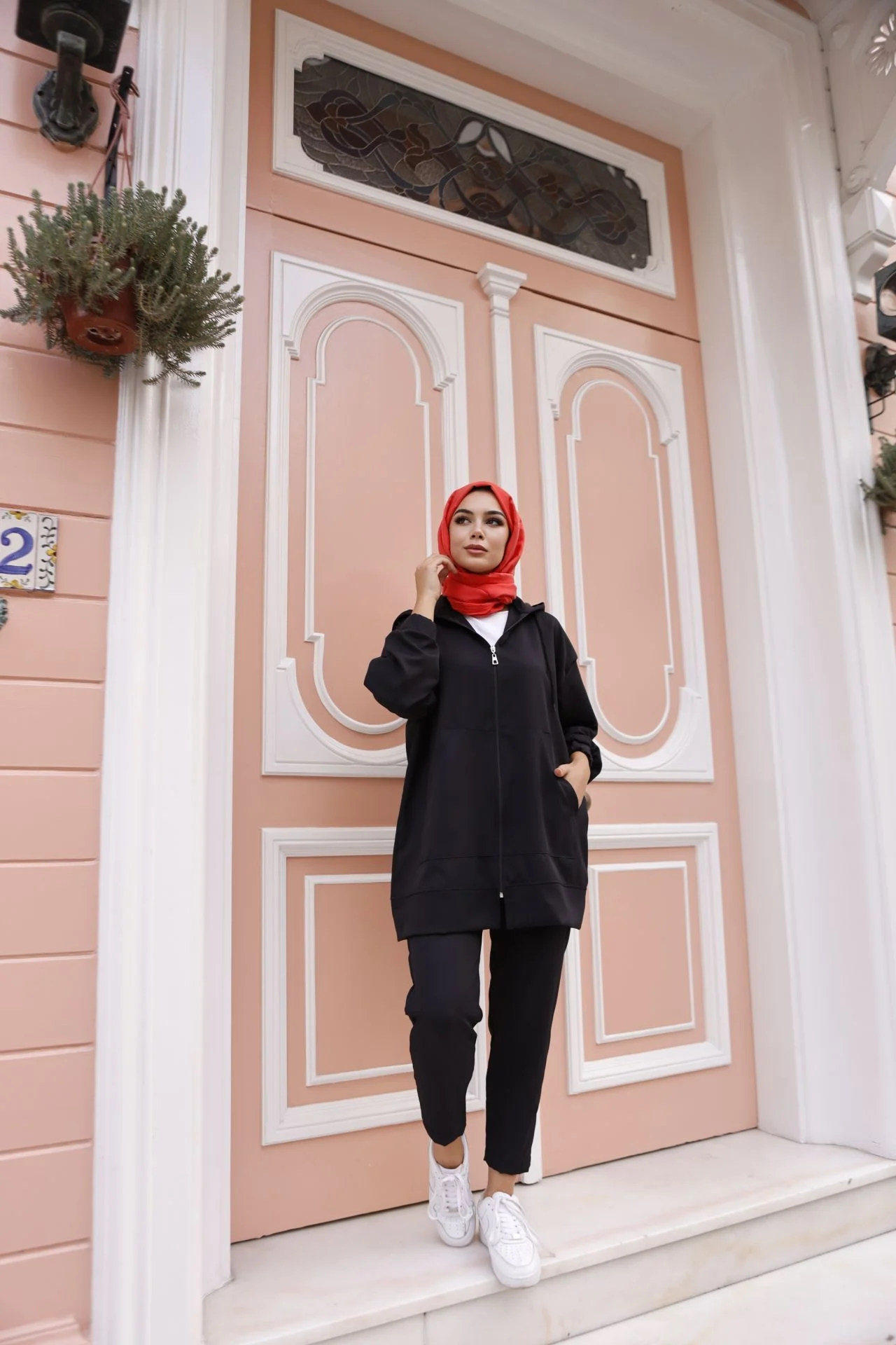 Krep Kumaş  Detay Paça İkili Takım
