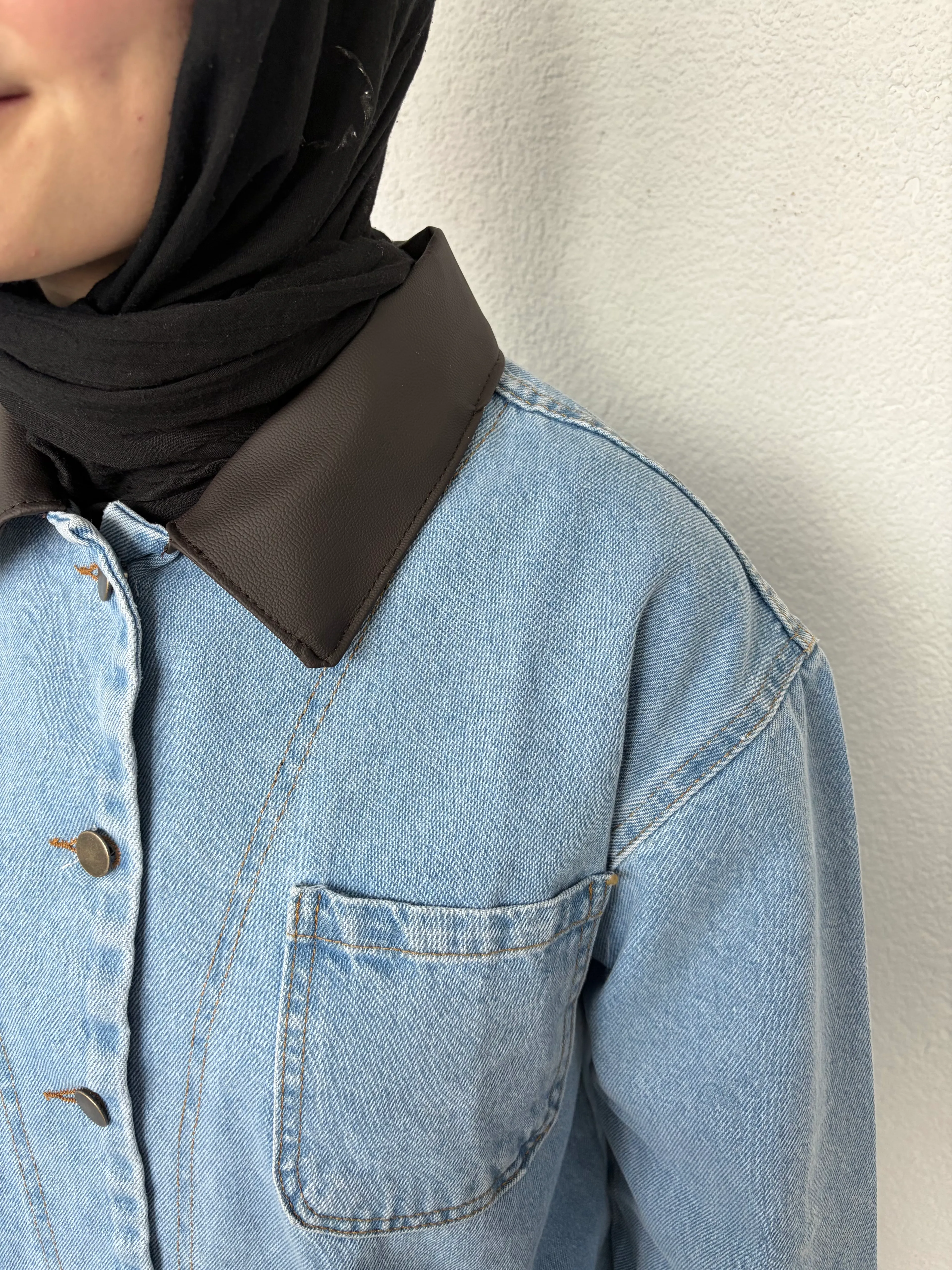 Deri Yaka Detaylı Kot Ceket