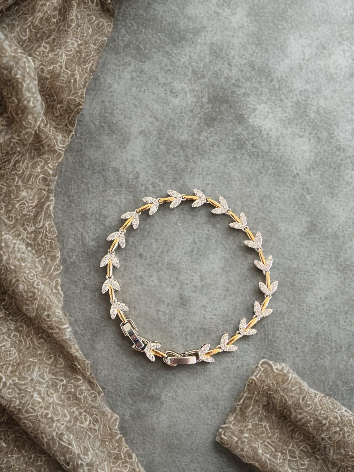 Taş Detaylı çelik Bileklik