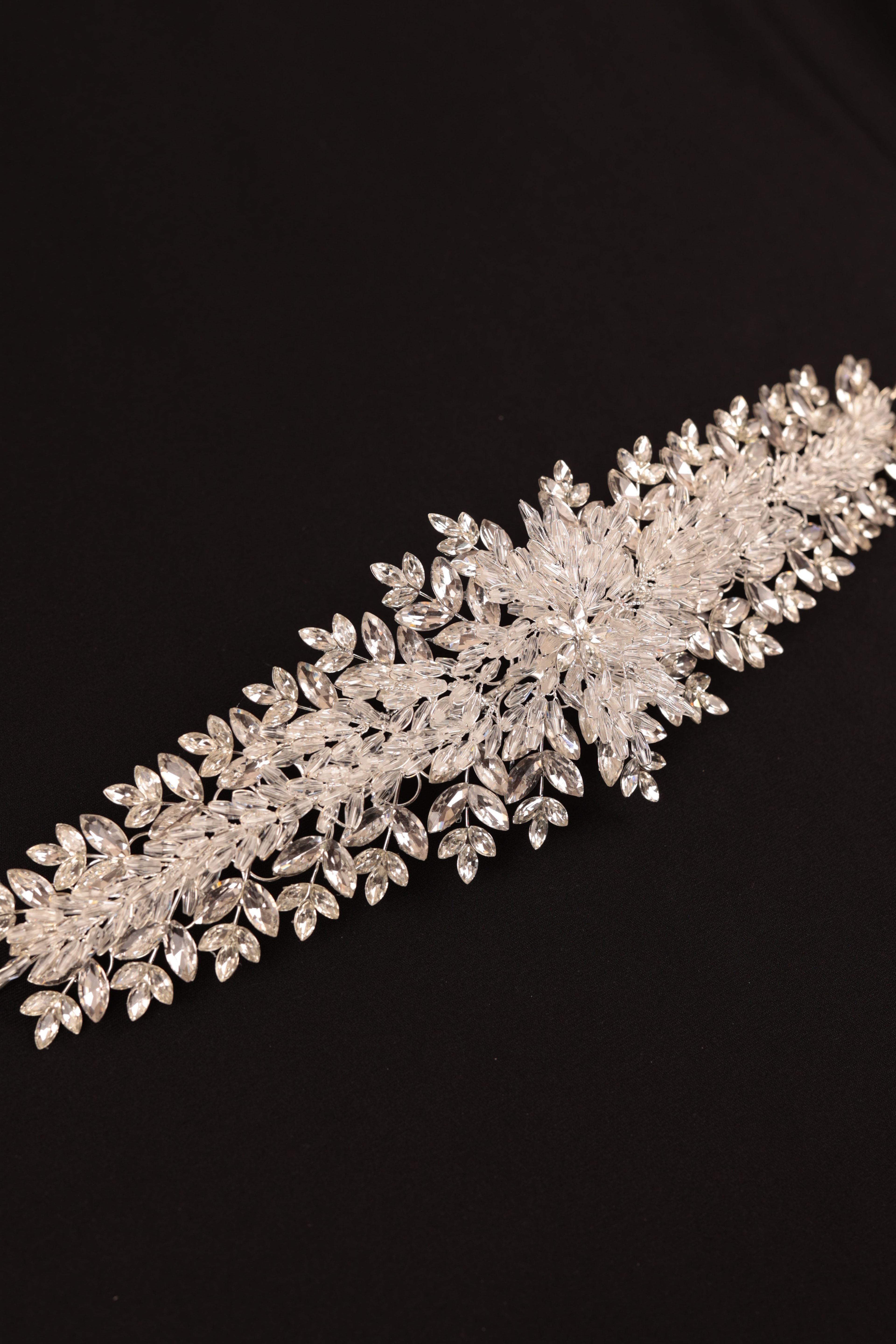 3D Crystal and Pearl Detailed Bridal Hairpin | 1066