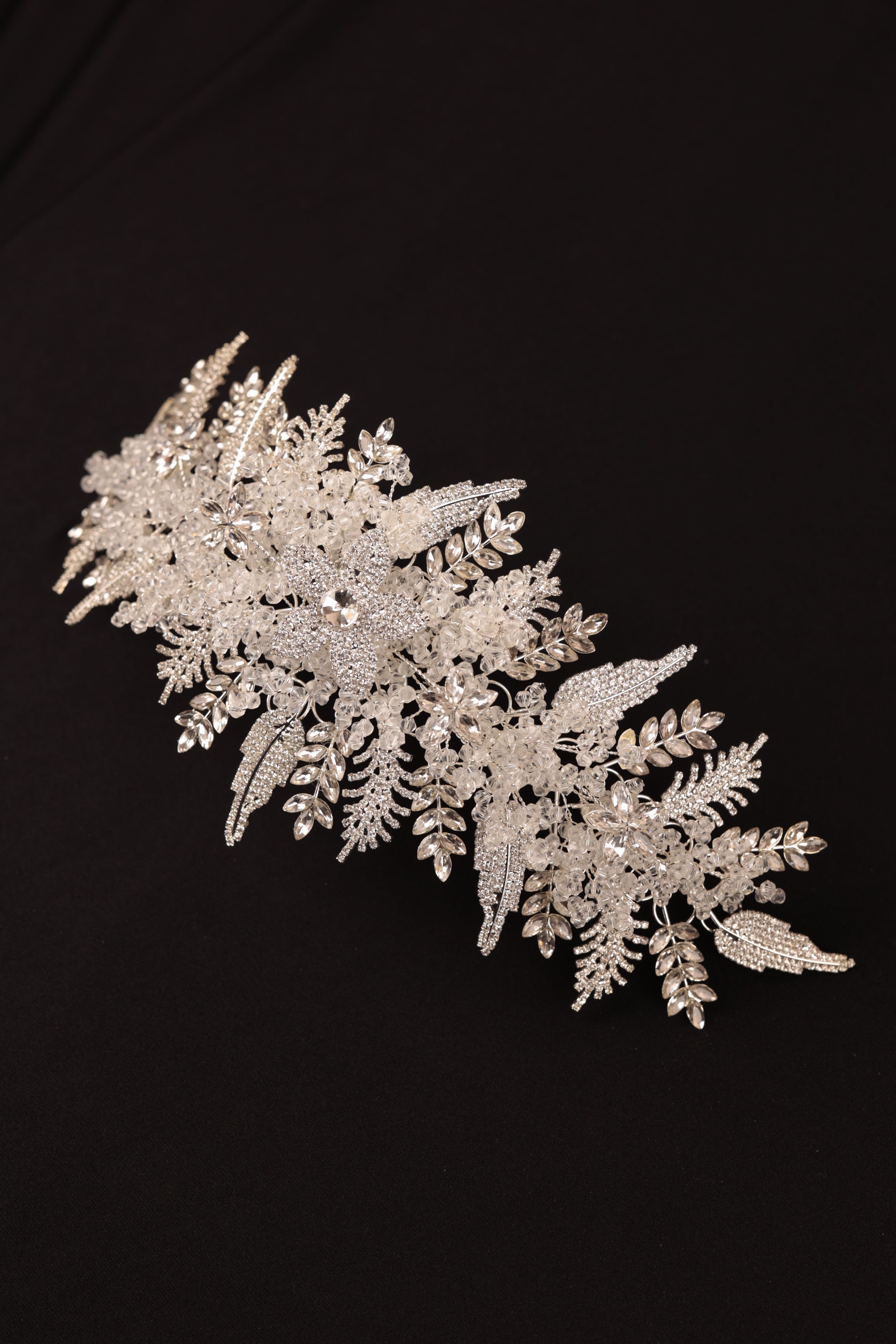 3 D Leaf Pattern Zircon Stone Embroidered Crystal Detailed Bridal Buckle | 1065