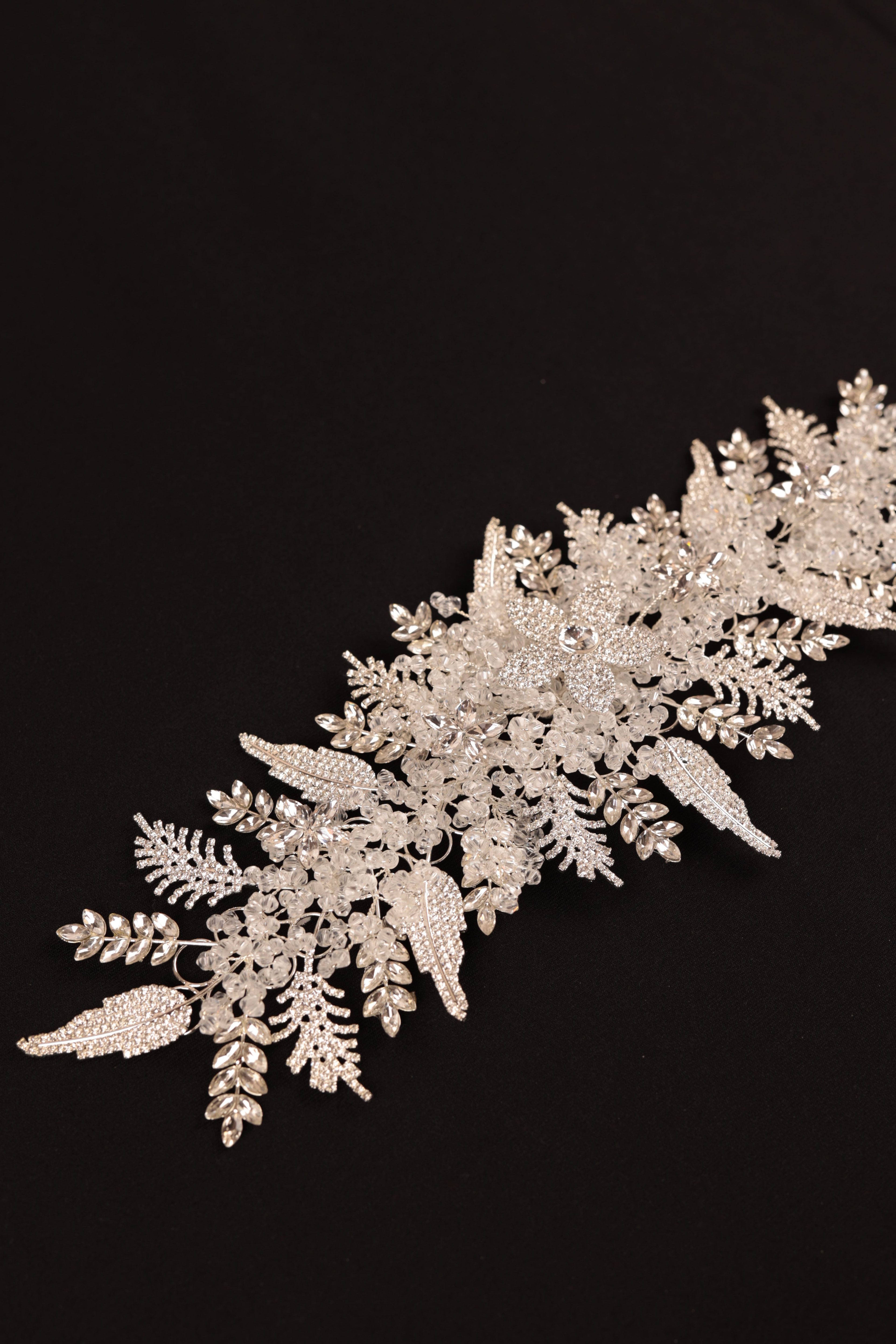 3 D Leaf Pattern Zircon Stone Embroidered Crystal Detailed Bridal Buckle | 1065