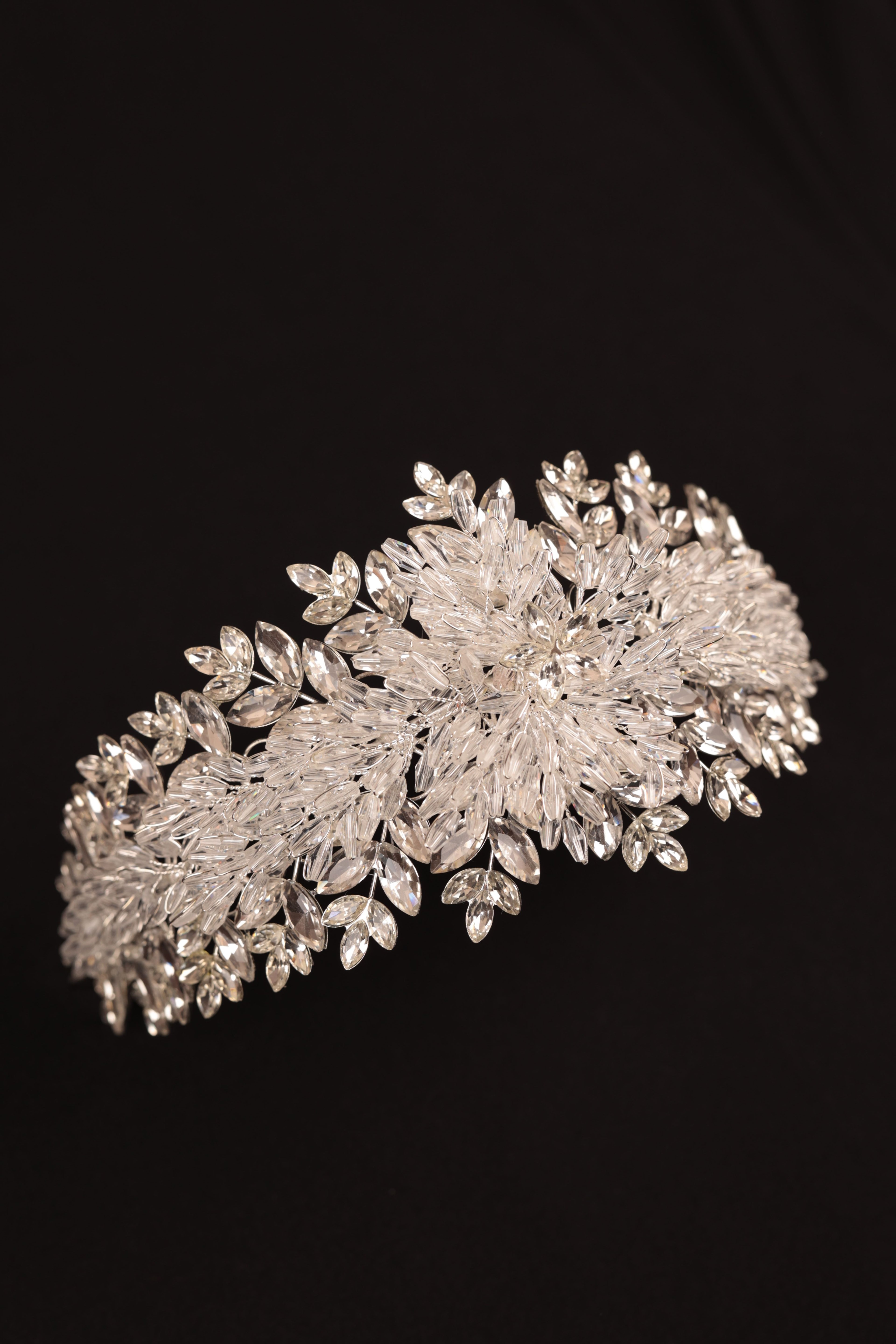 3D Crystal and Pearl Detailed Bridal Hairpin | 1066