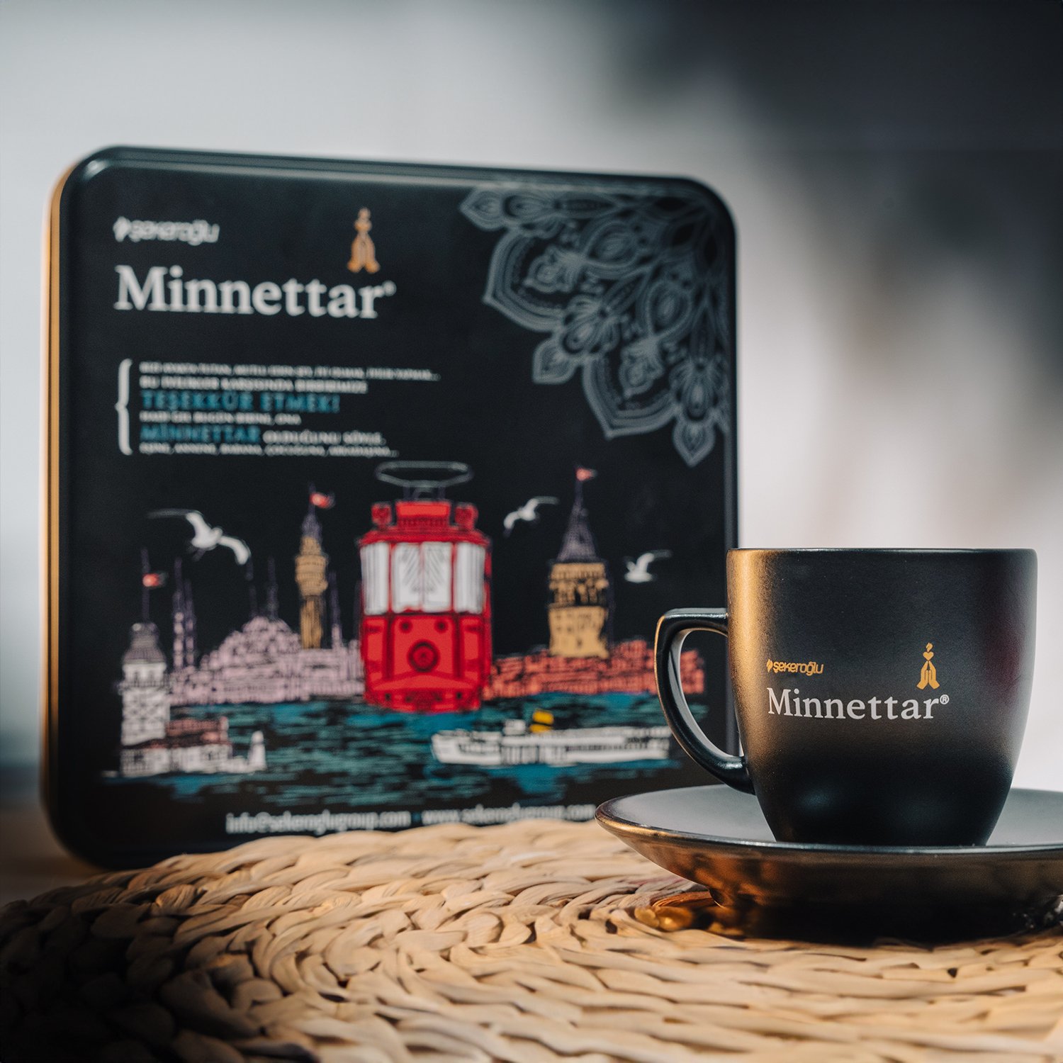 Minnettar Tanışma Seti Çikolata Özel - 32  ADET ÖZEL ÇİKOLATA ÇEŞİDİ