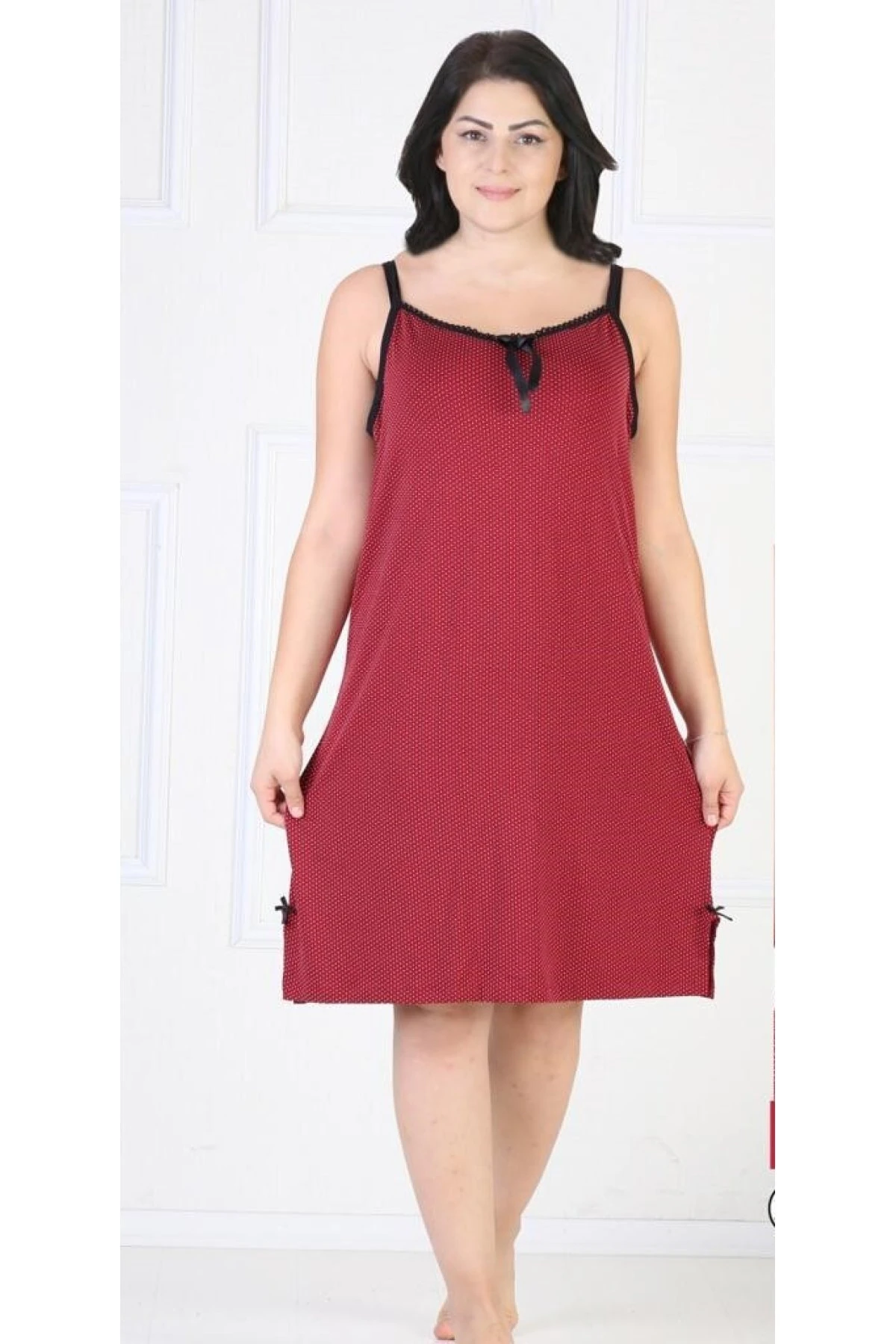 Kadın Bordo İnce Askılı Küçük Puantiyeli Viskon Gecelik