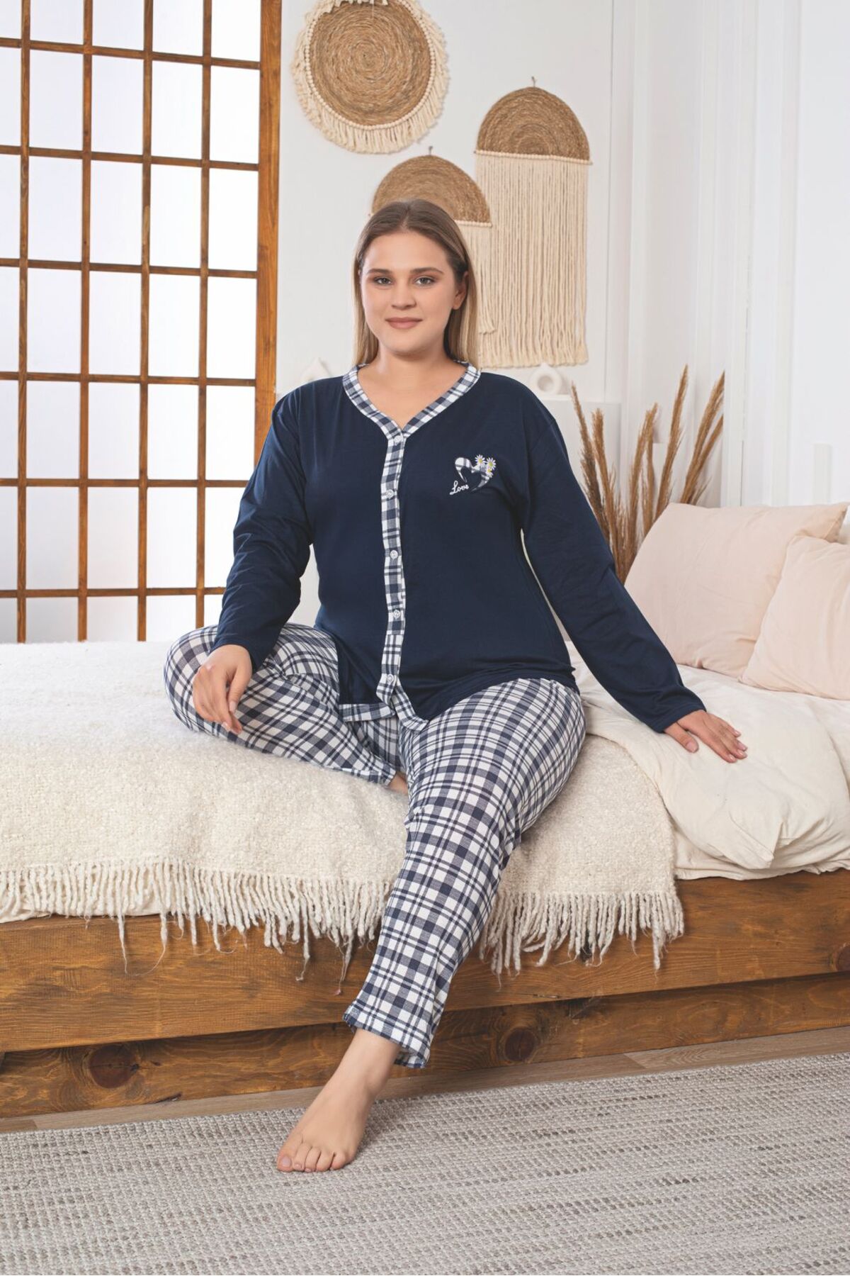 Büyük Beden Uzun Kol Boydan Düğmeli Pamuklu Kumaş Pijama Takım