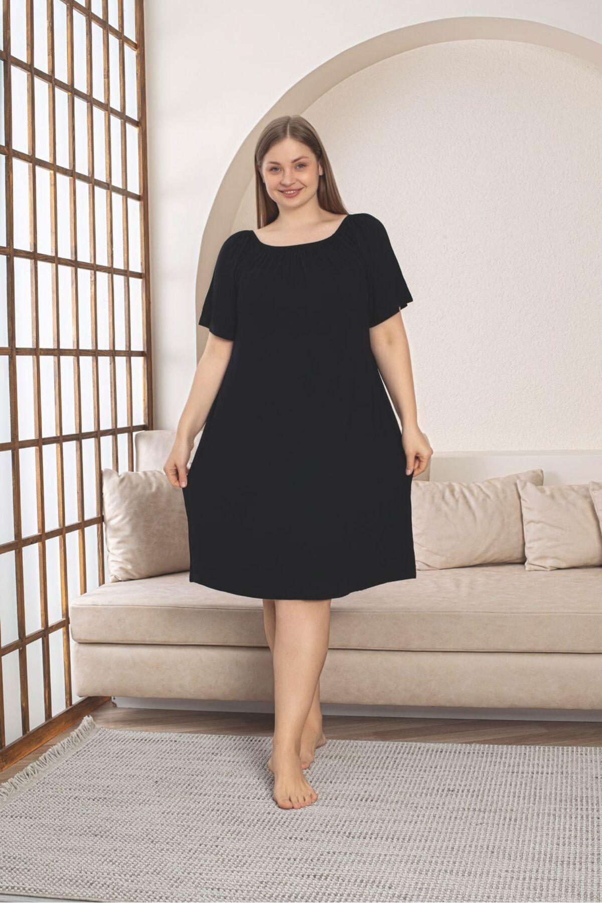 Kadın Siyah Renk Madonna Yaka Likralı Penye Elbise