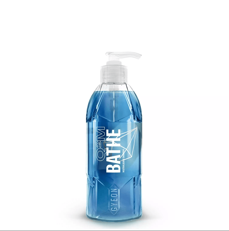 GYEON Q²M Bathe Nötr PH Konsantre Cilalı Araç Yıkama Şampuanı - 400 Ml