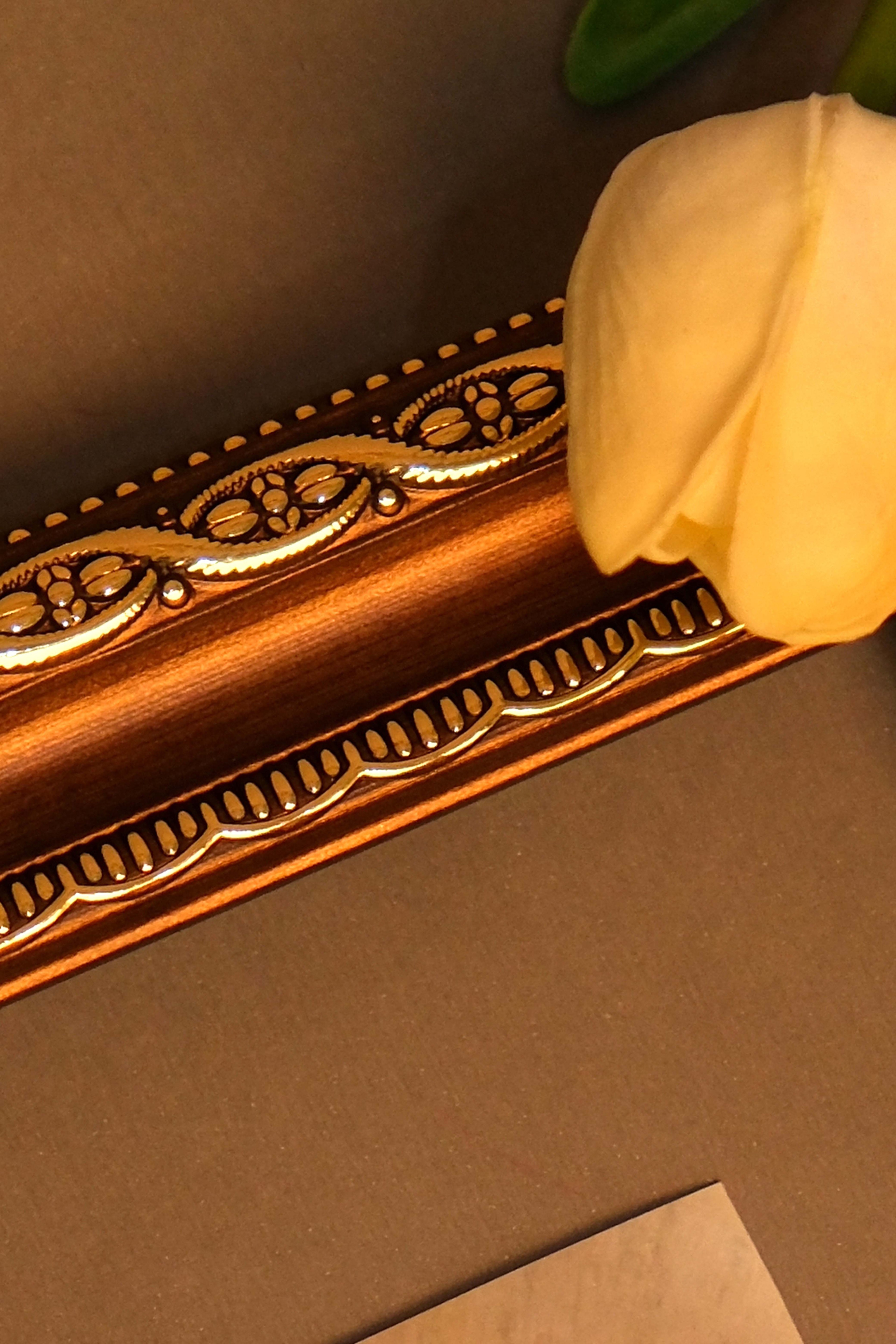 GOLD İŞLEMELİ KAHVERENGİ ÇERÇEVE
