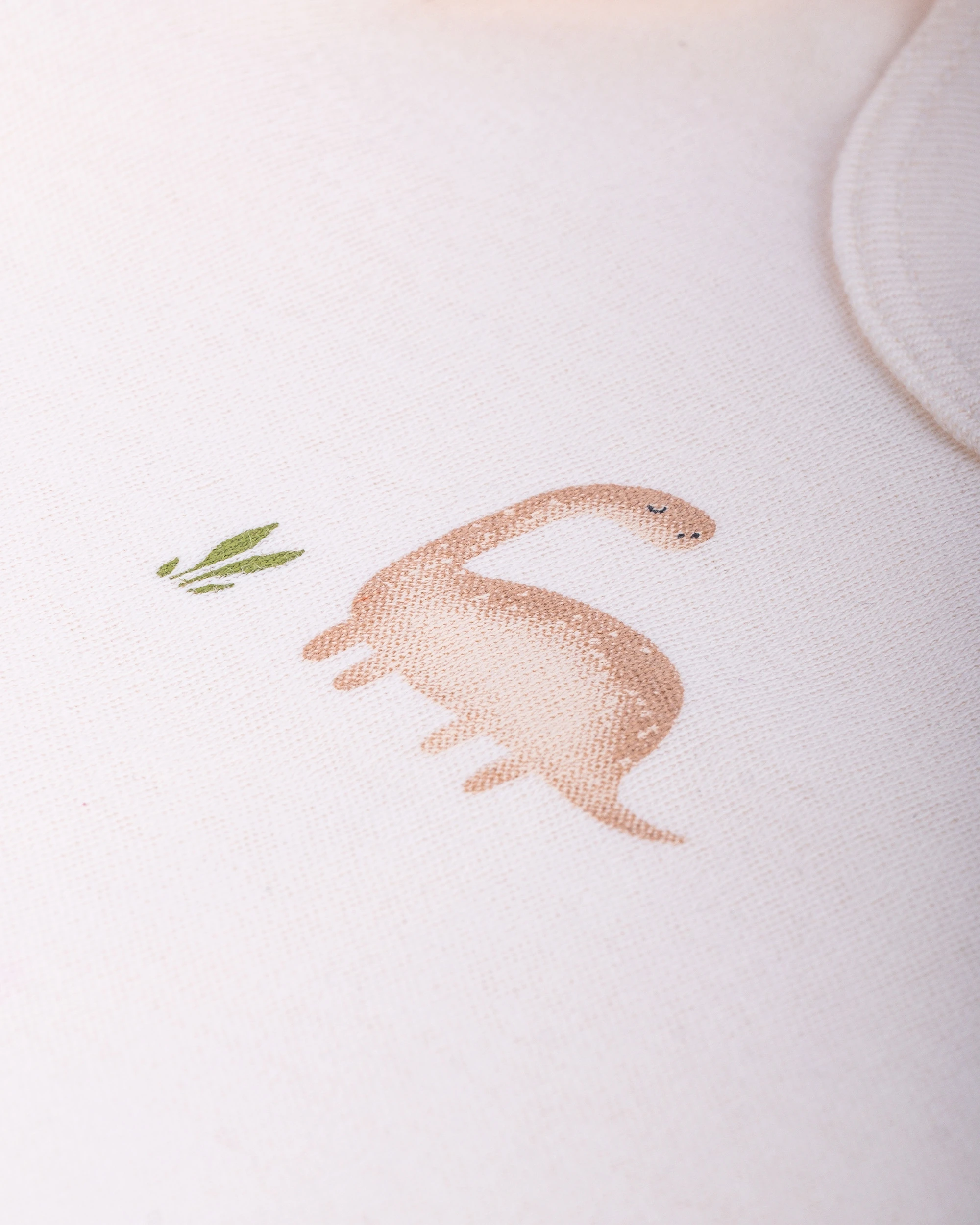 %100 Organik Pamuk GOTS Sertifikalı Uzun Kollu Dinozor Desenli Bebek Body/Zıbın - Pudra