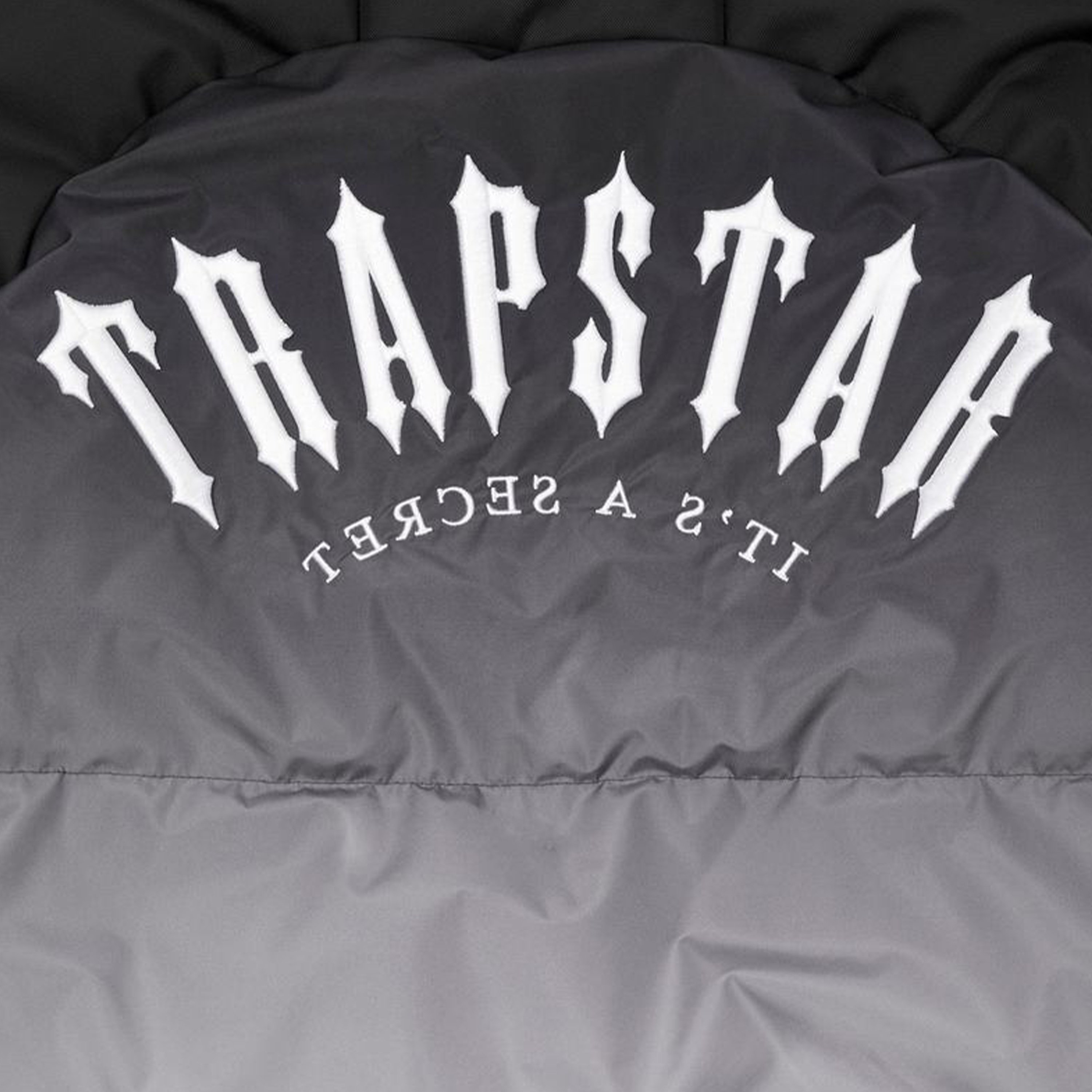 Trapstar Irongate Arch Mont