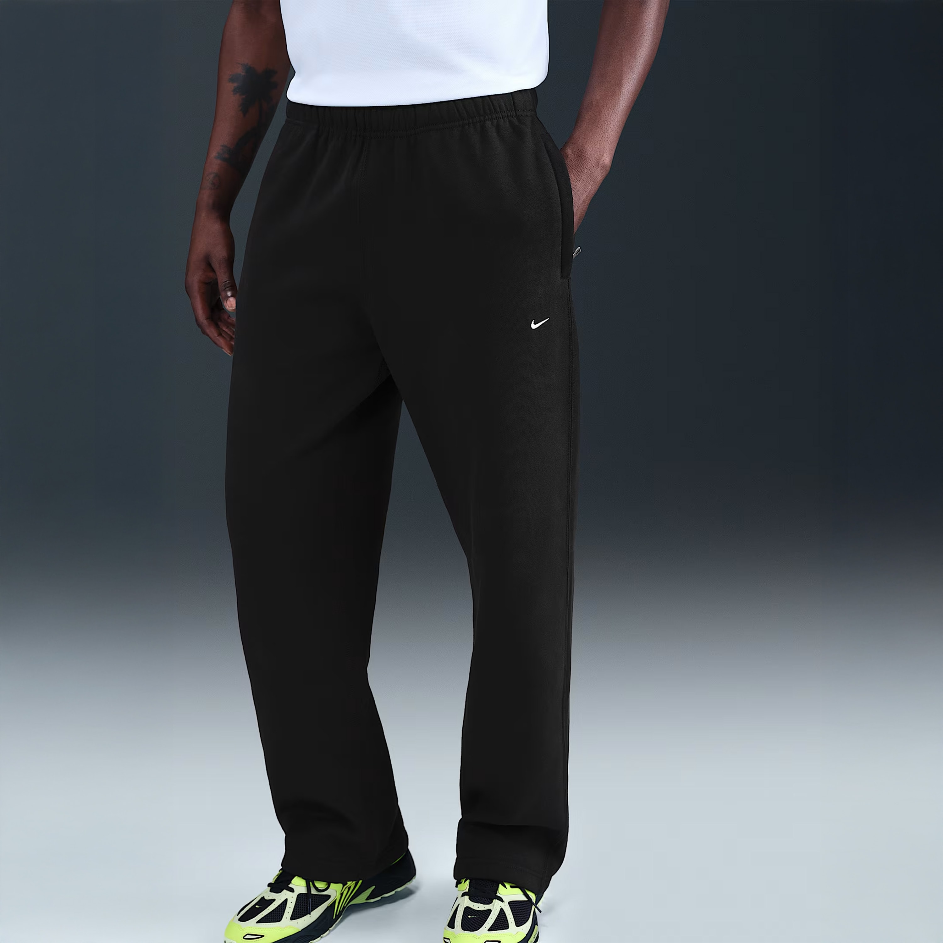  Nike Solo Swoosh Baggy Jogger