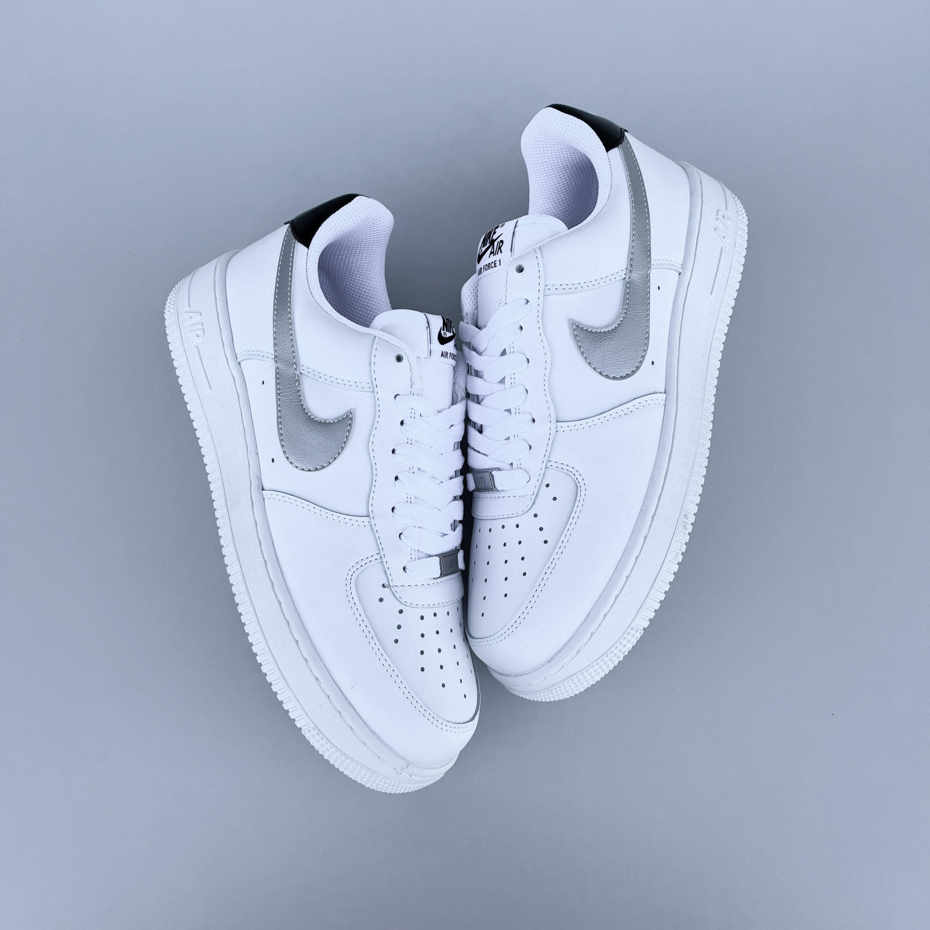 Air Force 1 "Metallic Silver"