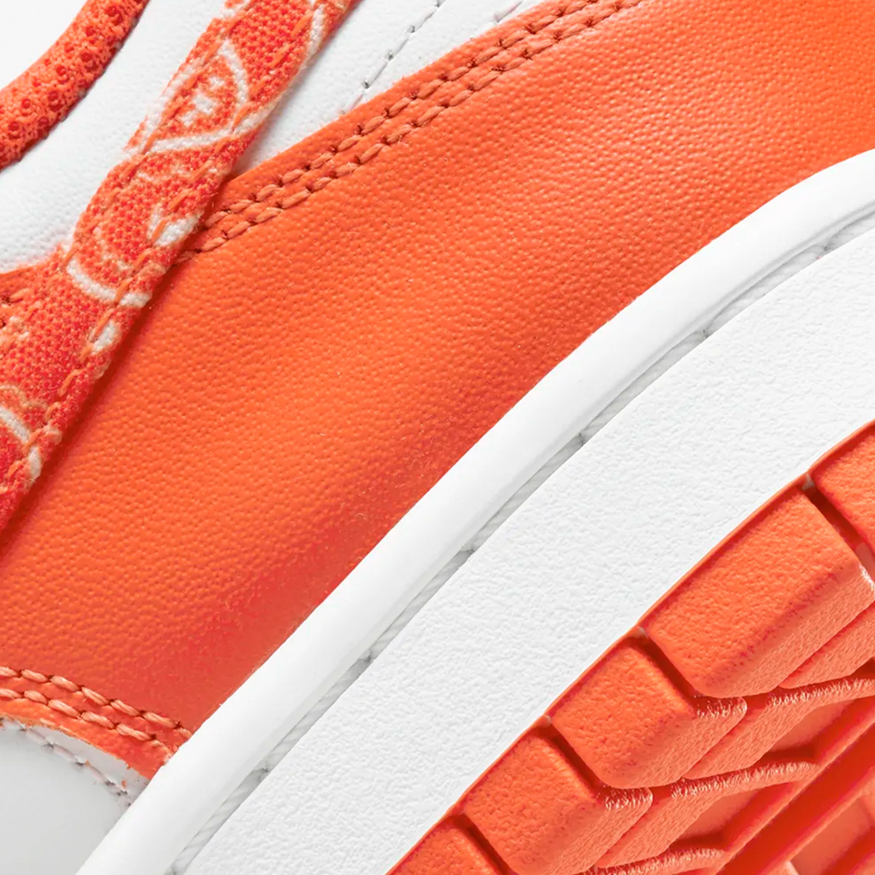 Dunk Low "Orange Paisley"