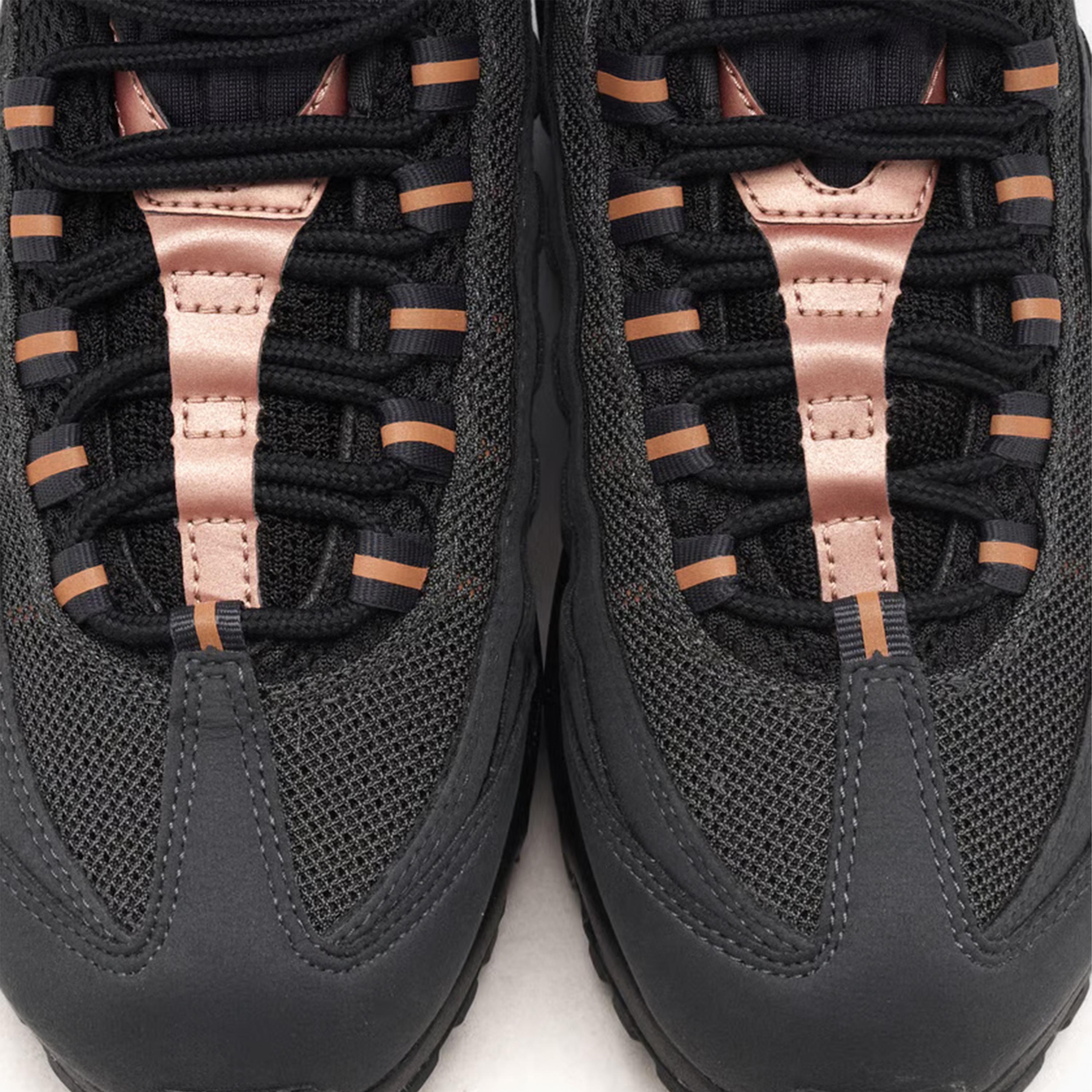 Syna x Nike Air Max 95