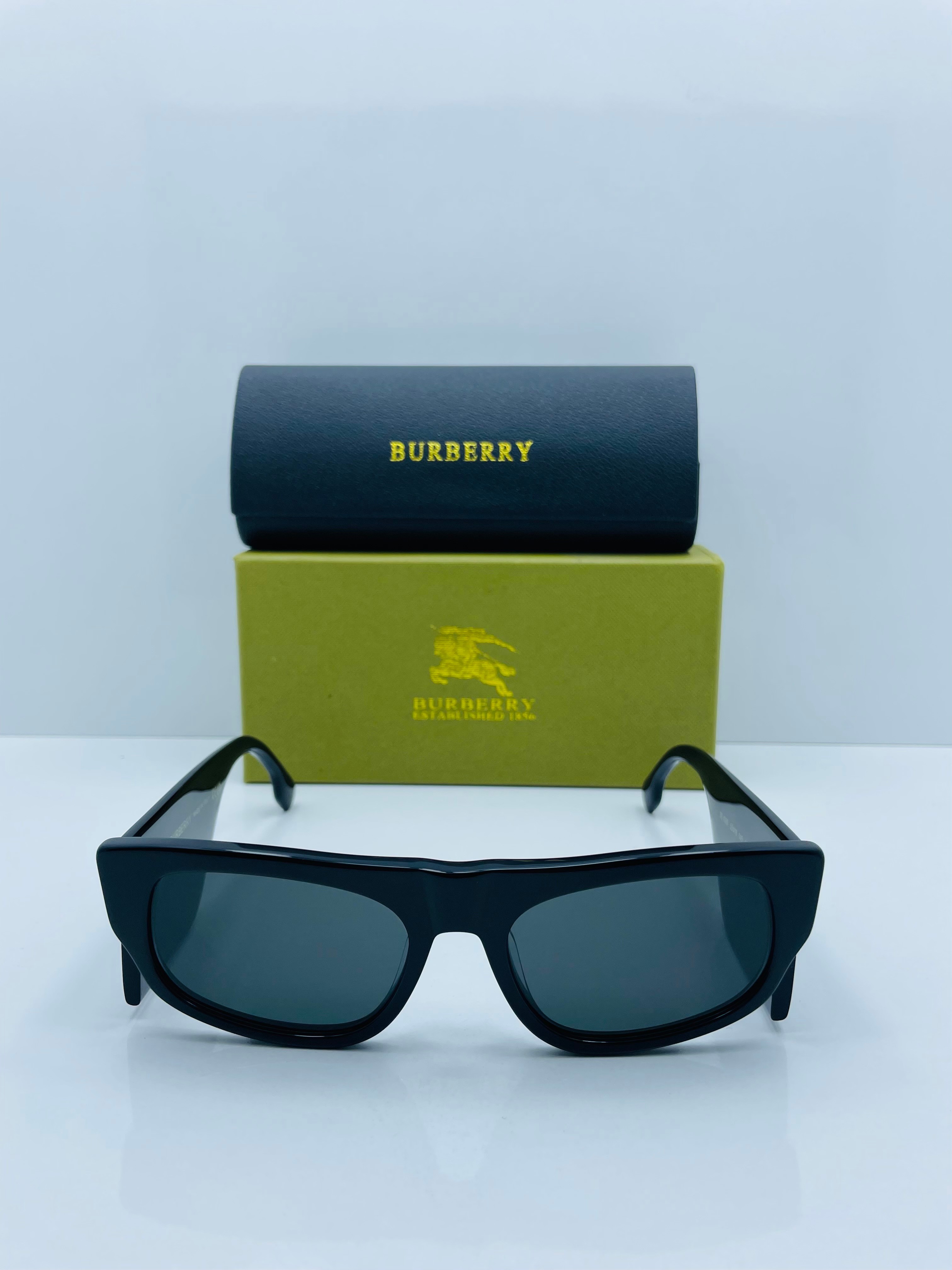 Burberry Güneş Gözlüğü