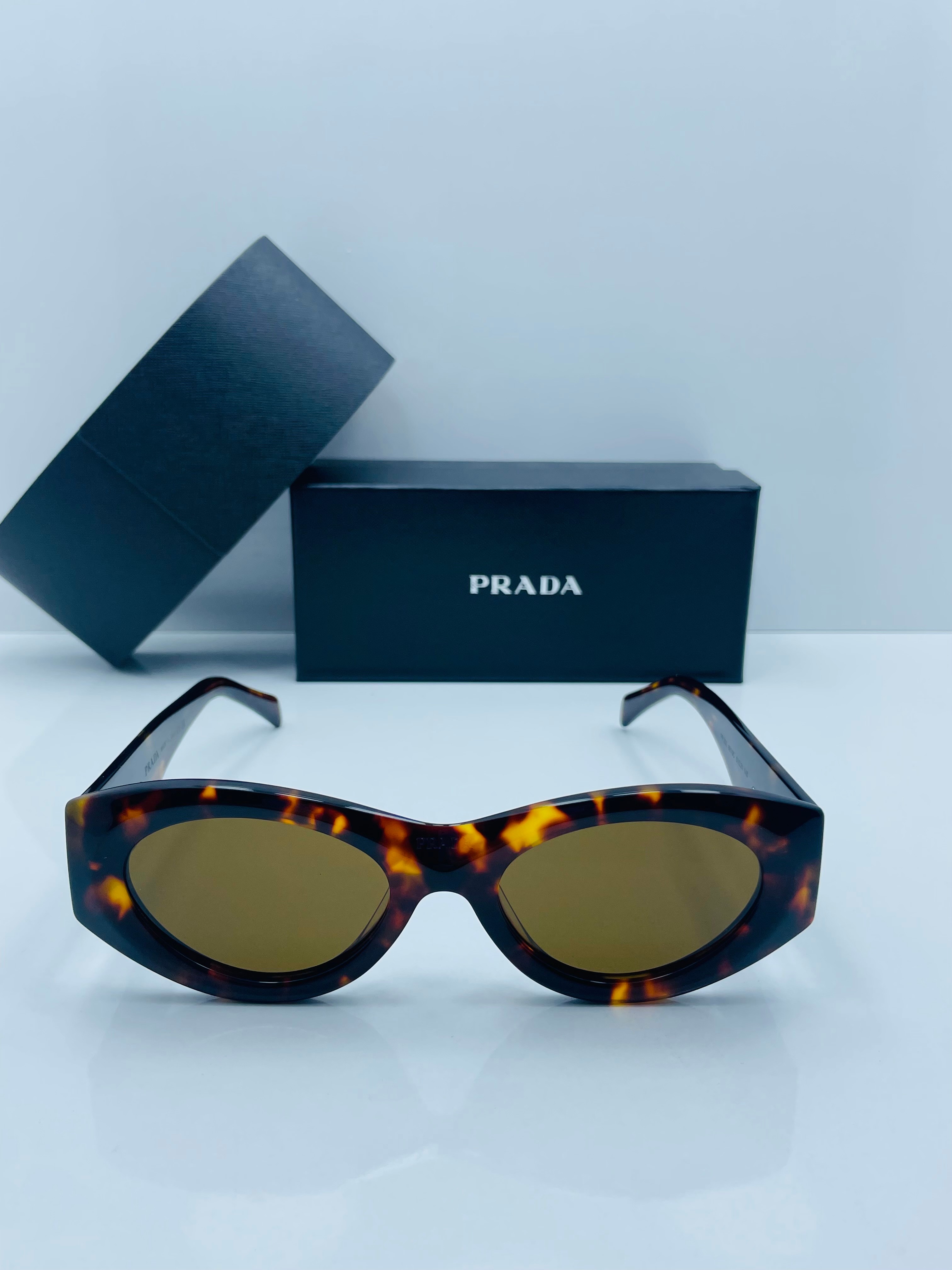 Prada Güneş Gözlüğü