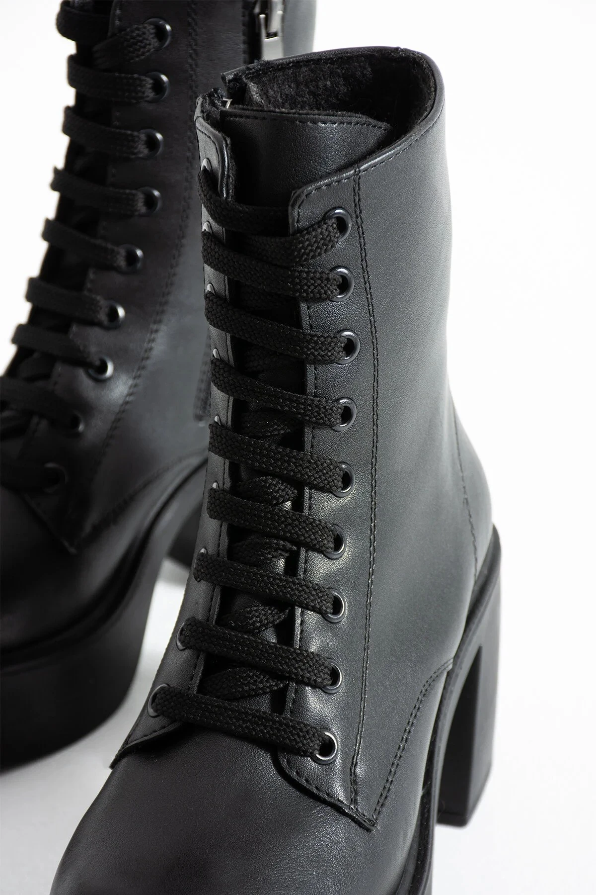 NOVA CHOCOLATE Kalın Topuklu, Bağcıklı Kadın Bot, Kahverengi Deri Görünümlü Şık Günlük Bot