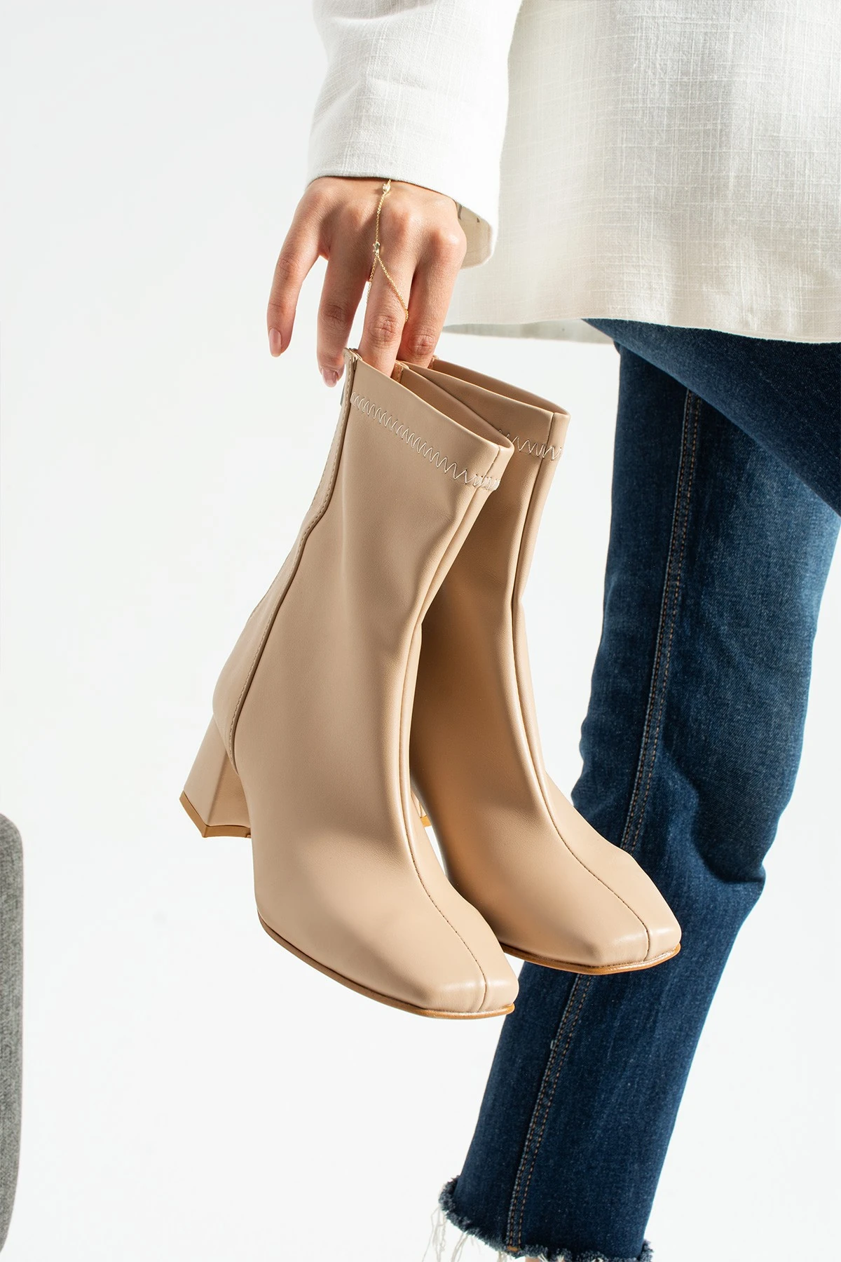 Katya Küt Burun Kalın Topuklu Kısa Streç Kadın Bot