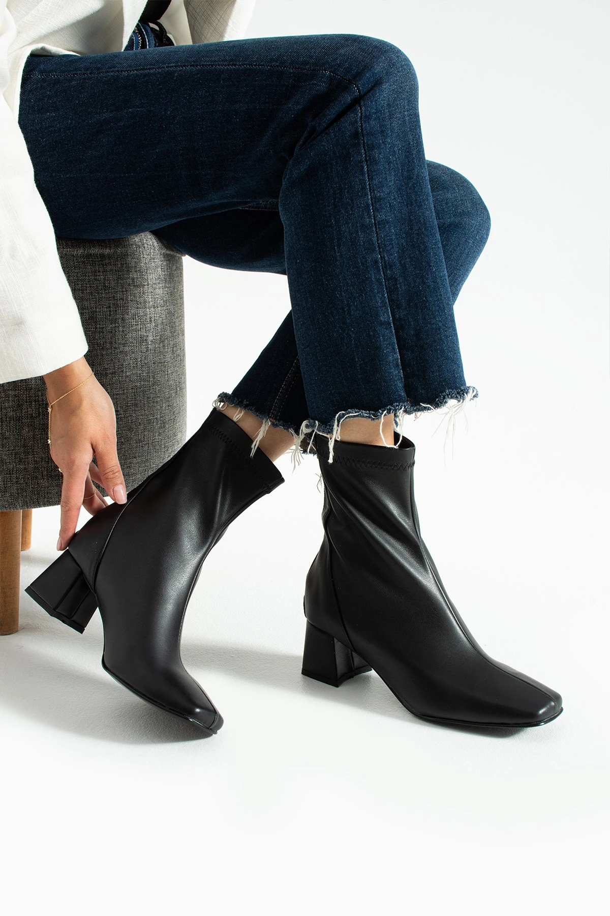 Katya Küt Burun Kalın Topuklu Kısa Streç Kadın Bot - Strec Siyah