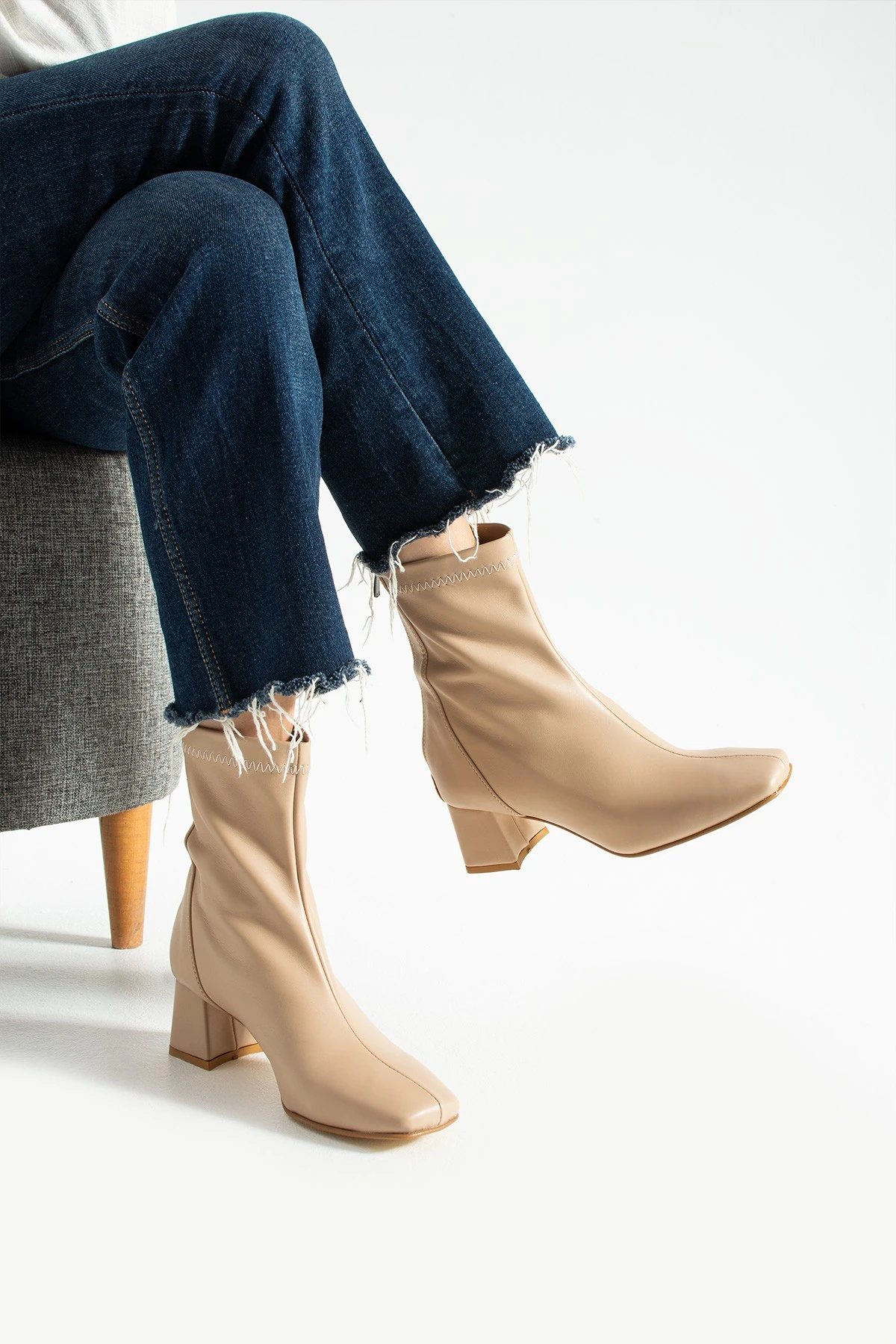 Katya Küt Burun Kalın Topuklu Kısa Streç Kadın Bot - Strec Nut