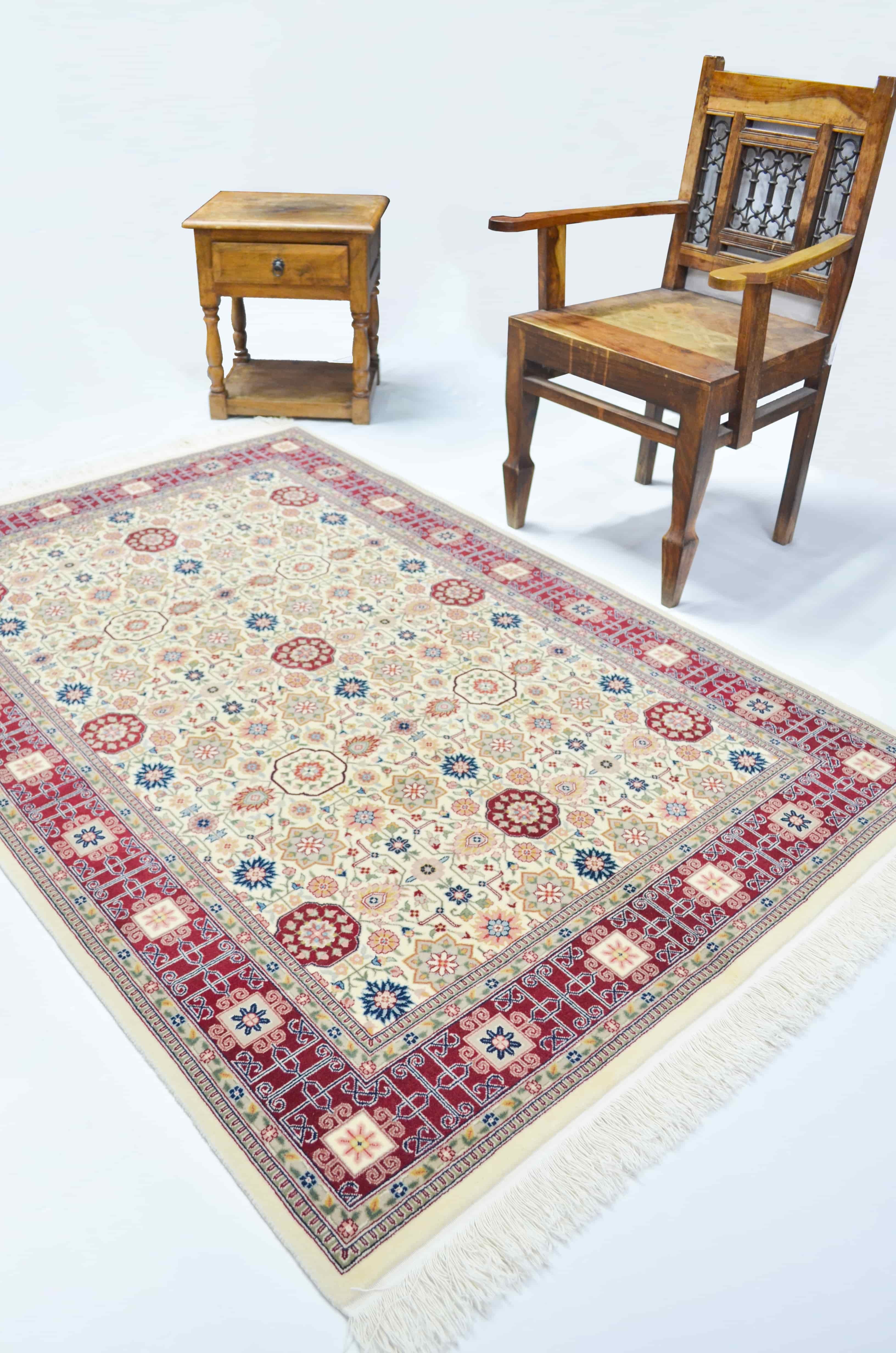 Kafkas Model Bordo ve Bej Renk Yünden El Dokuma Hereke Halısı 124x185 cm (2.29 m²)