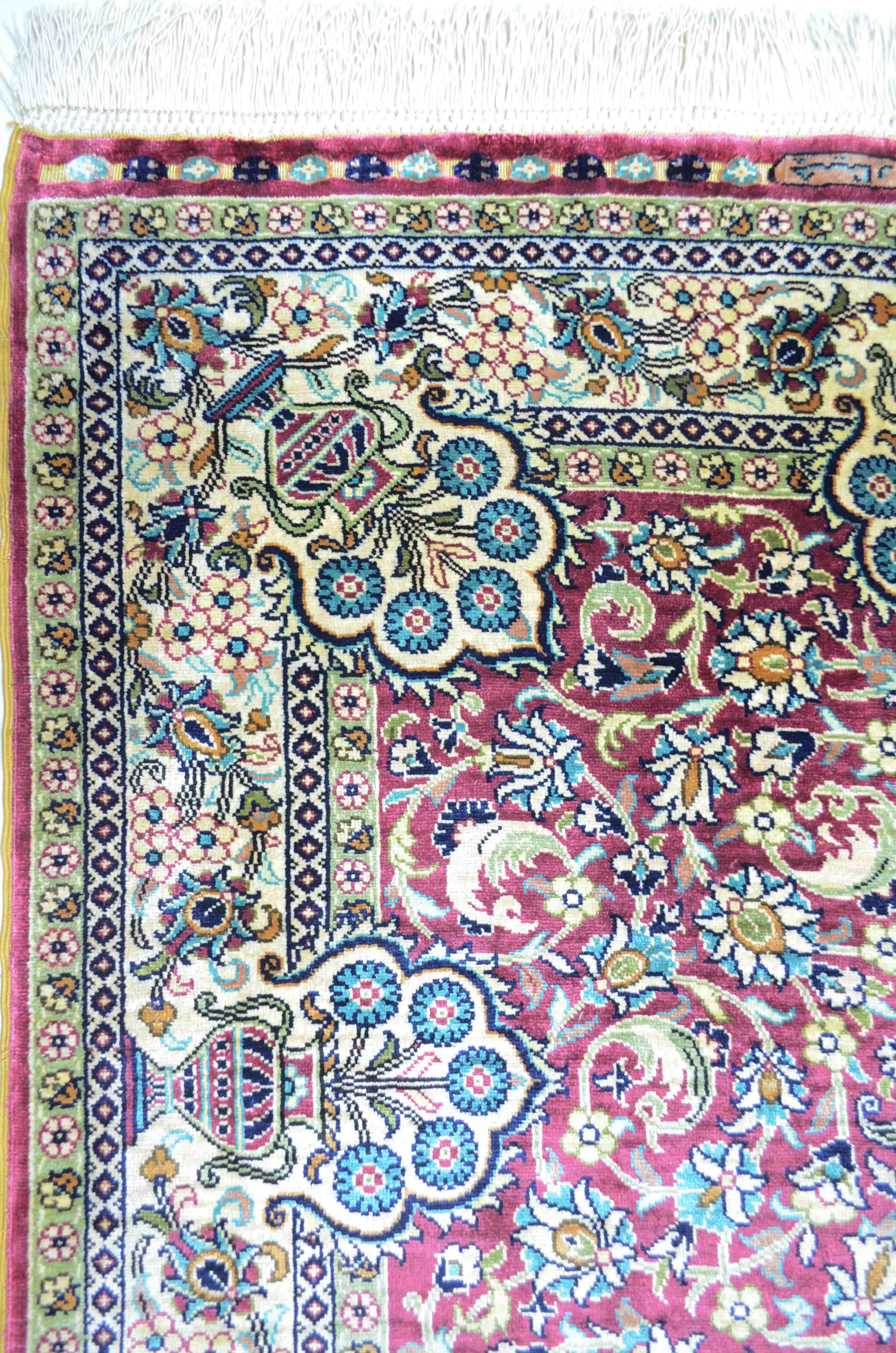 Saf İpekten El Dokuma Bordo Renk Madalyonlu Model Kayseri Halısı 76x110 cm (0.84 m²)