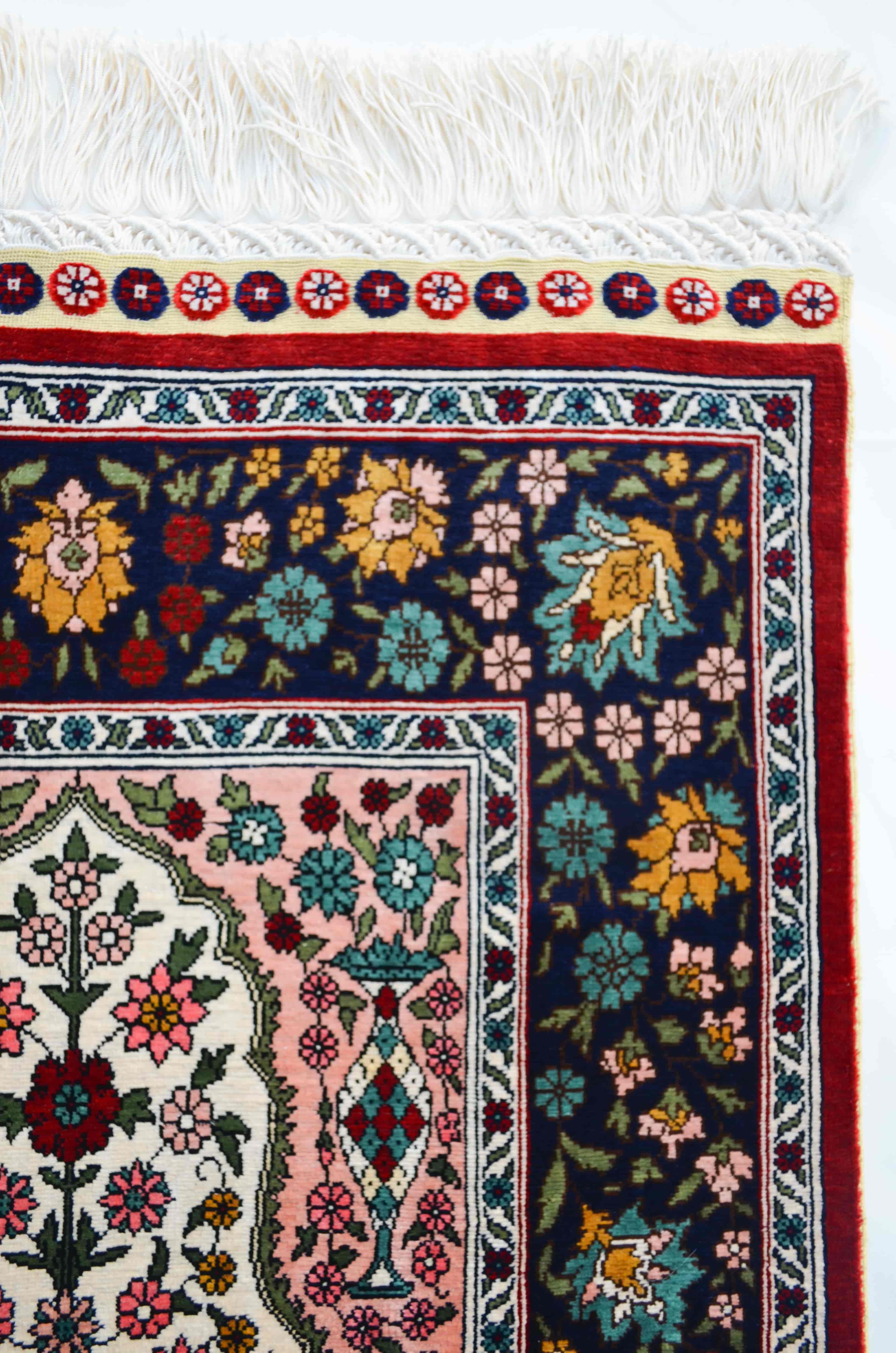 Çeşmi Bülbül Desenli Saf İpek El Dokuma Duvar Halısı (45x78 cm)