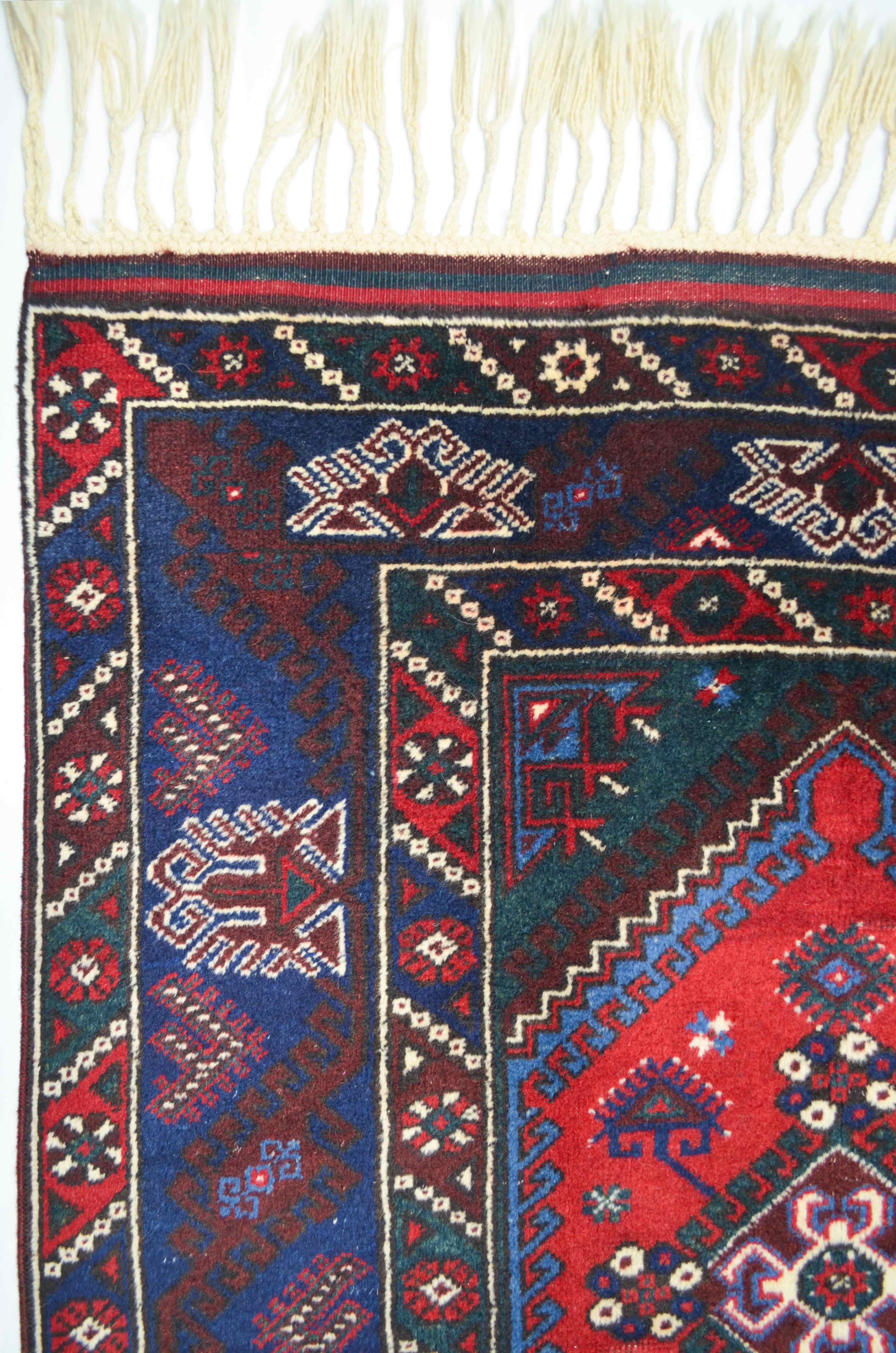 Antalya Döşemealtı El Dokuma Kırmızı ve Lacivert Renk Yün Halı 125x202 cm (2.52 m²)