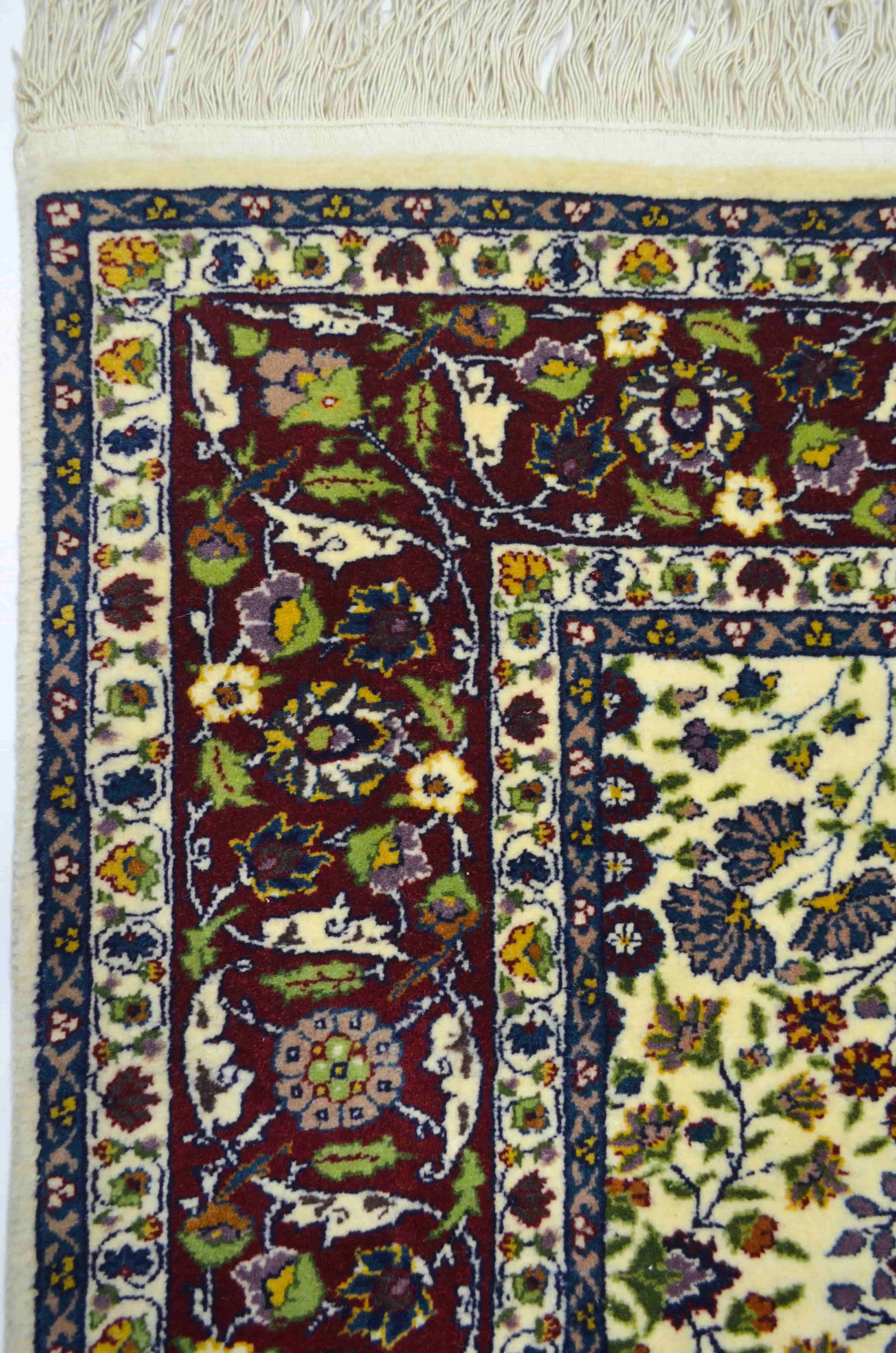 Yedi Dağın Çiçeği Desenli Krem Renk El Dokuma Hereke Halısı 145x175 cm (2.54 m²)