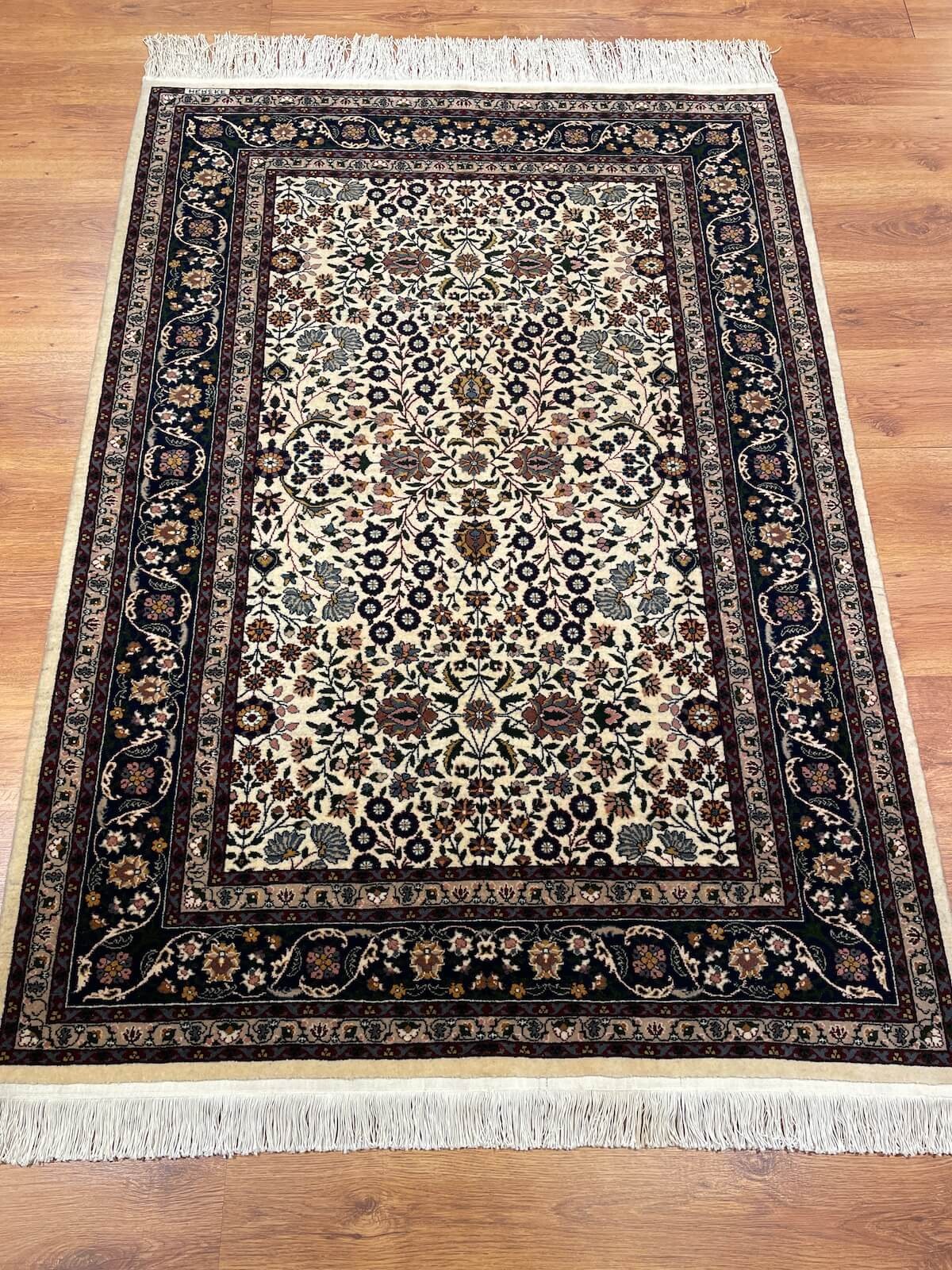 Yün El Dokuması Orijinal Hereke Halısı (123x173 cm, 2.13 m²)