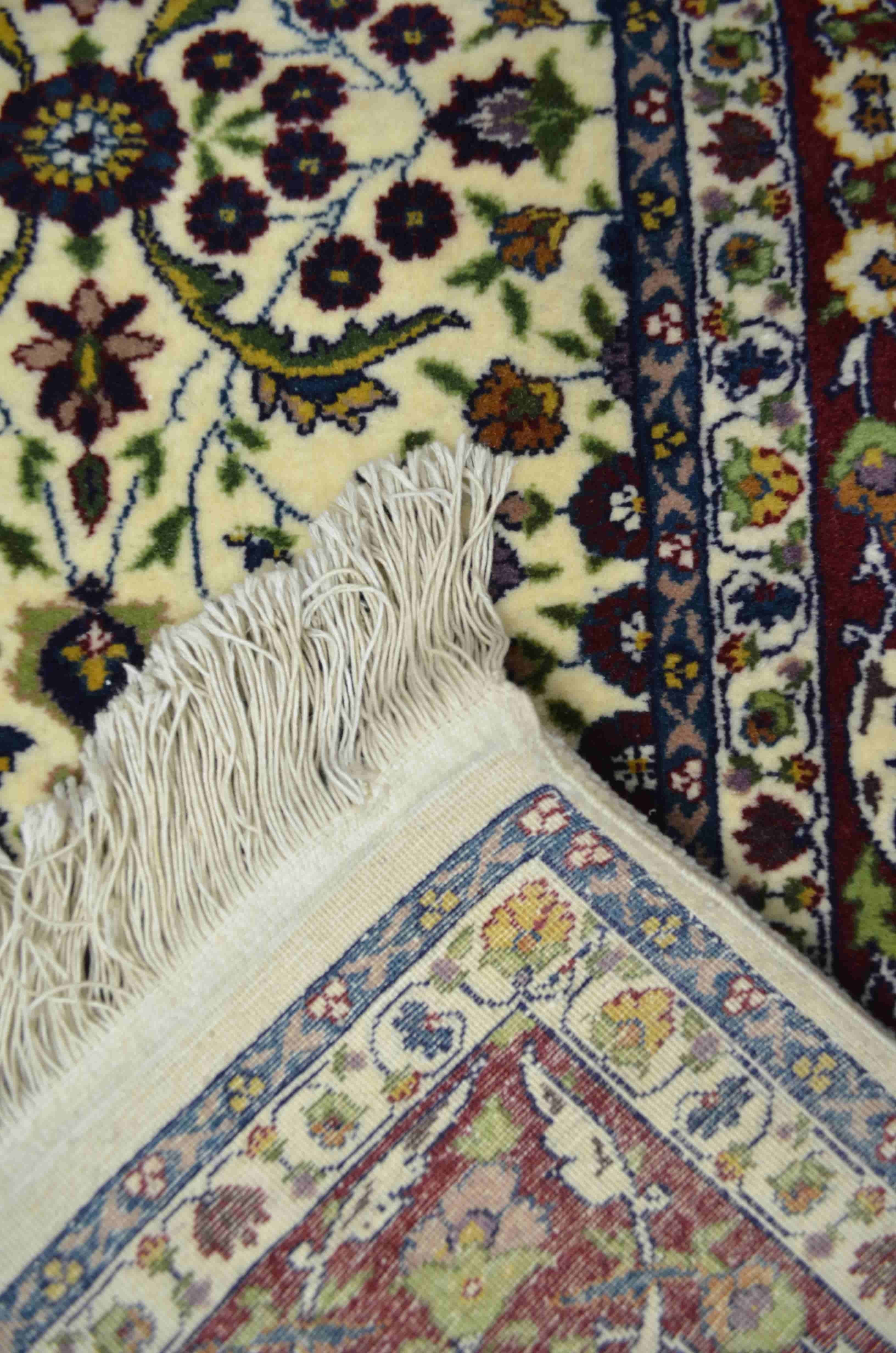 Yedi Dağın Çiçeği Desenli Krem Renk El Dokuma Hereke Halısı 145x175 cm (2.54 m²)