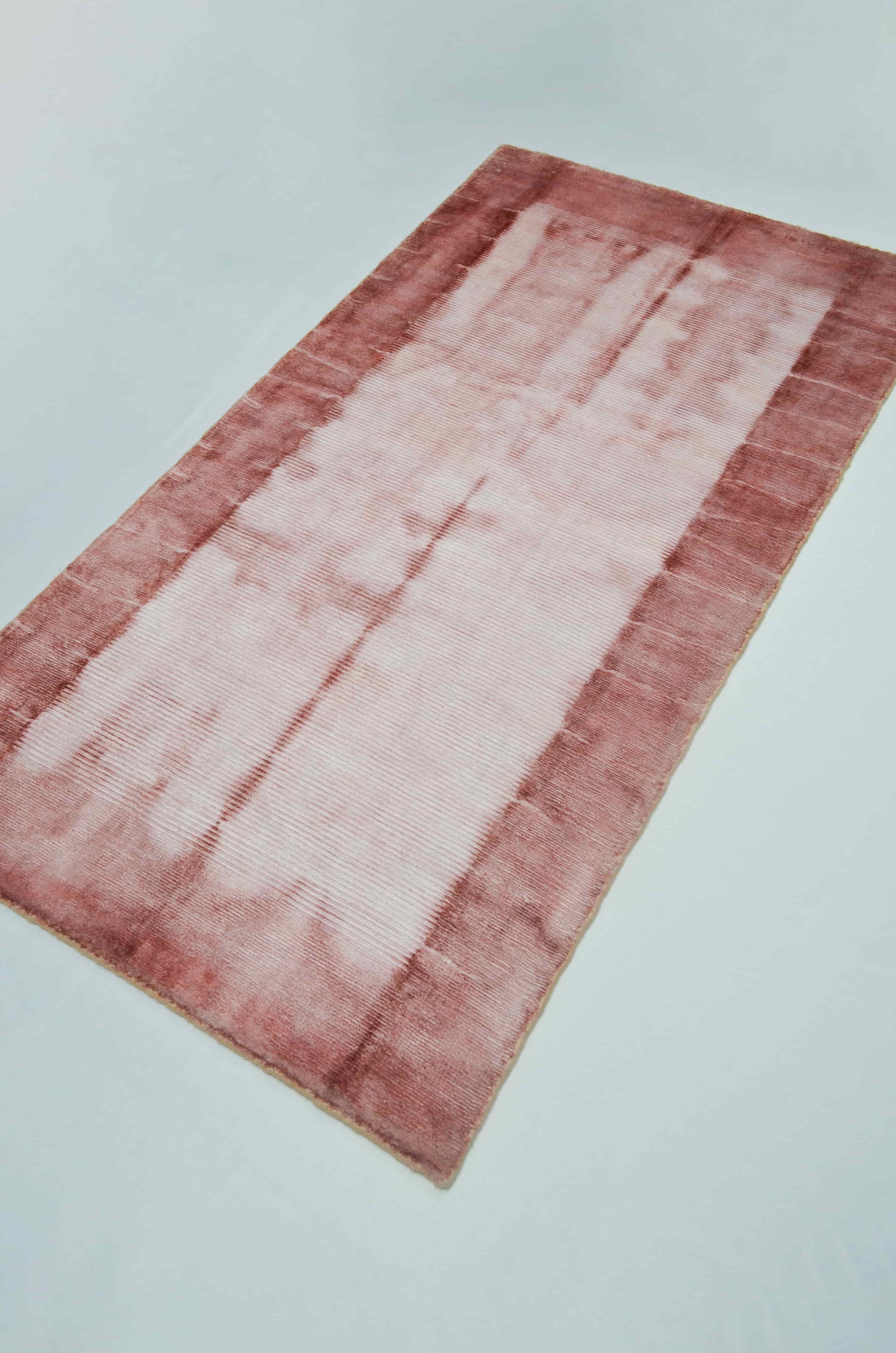 Nüans Gül Kurusu Rengi Ebruli Desenli Parlak Tuşeli El Dokuma Halı 80x150 cm (1.2 m²)