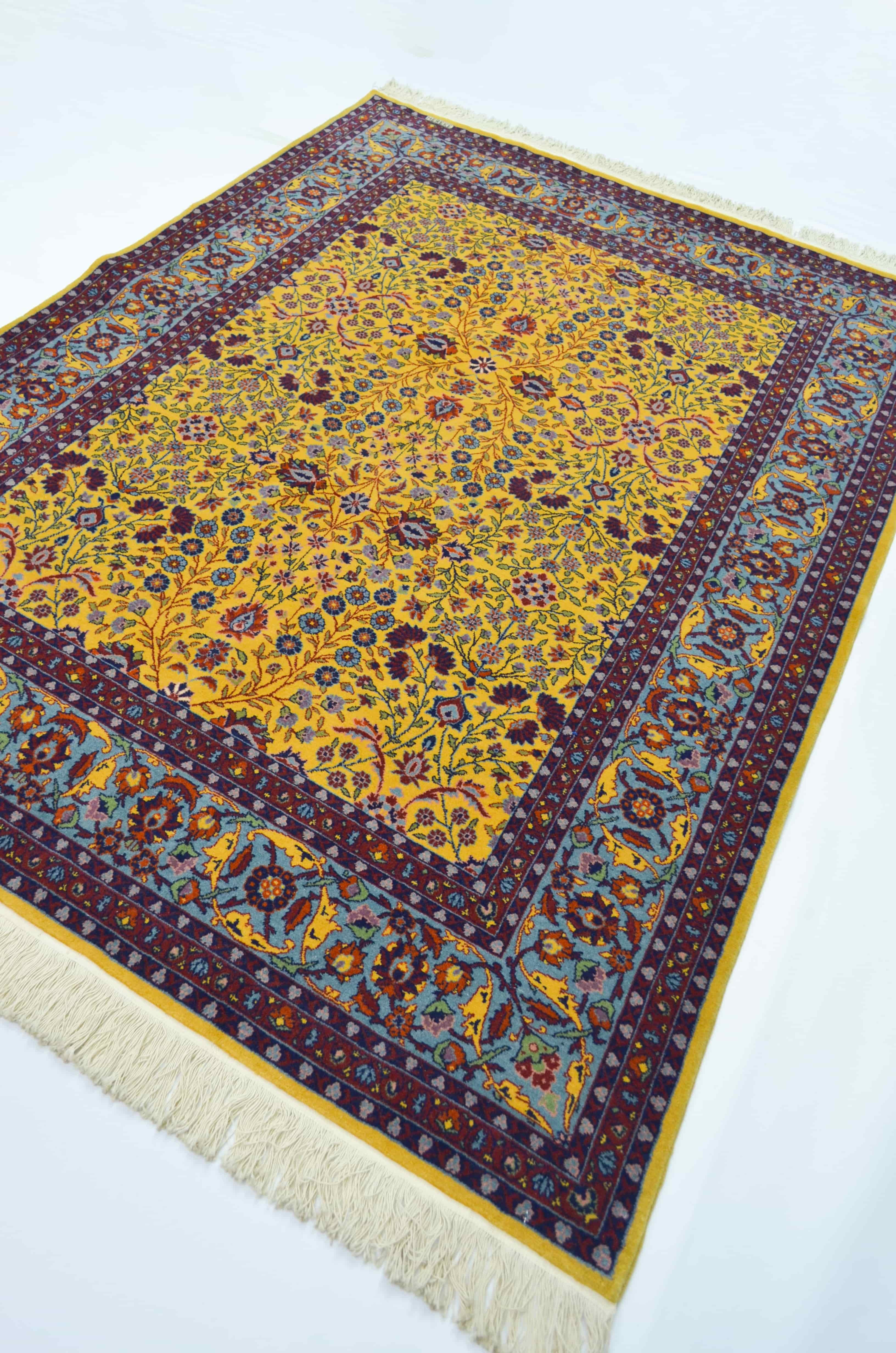 Yedi Dağın Çiçeği Desenli Sarı Renk Geleneksel El Dokuma Hereke Halısı 151x202 cm (3.05 m²)