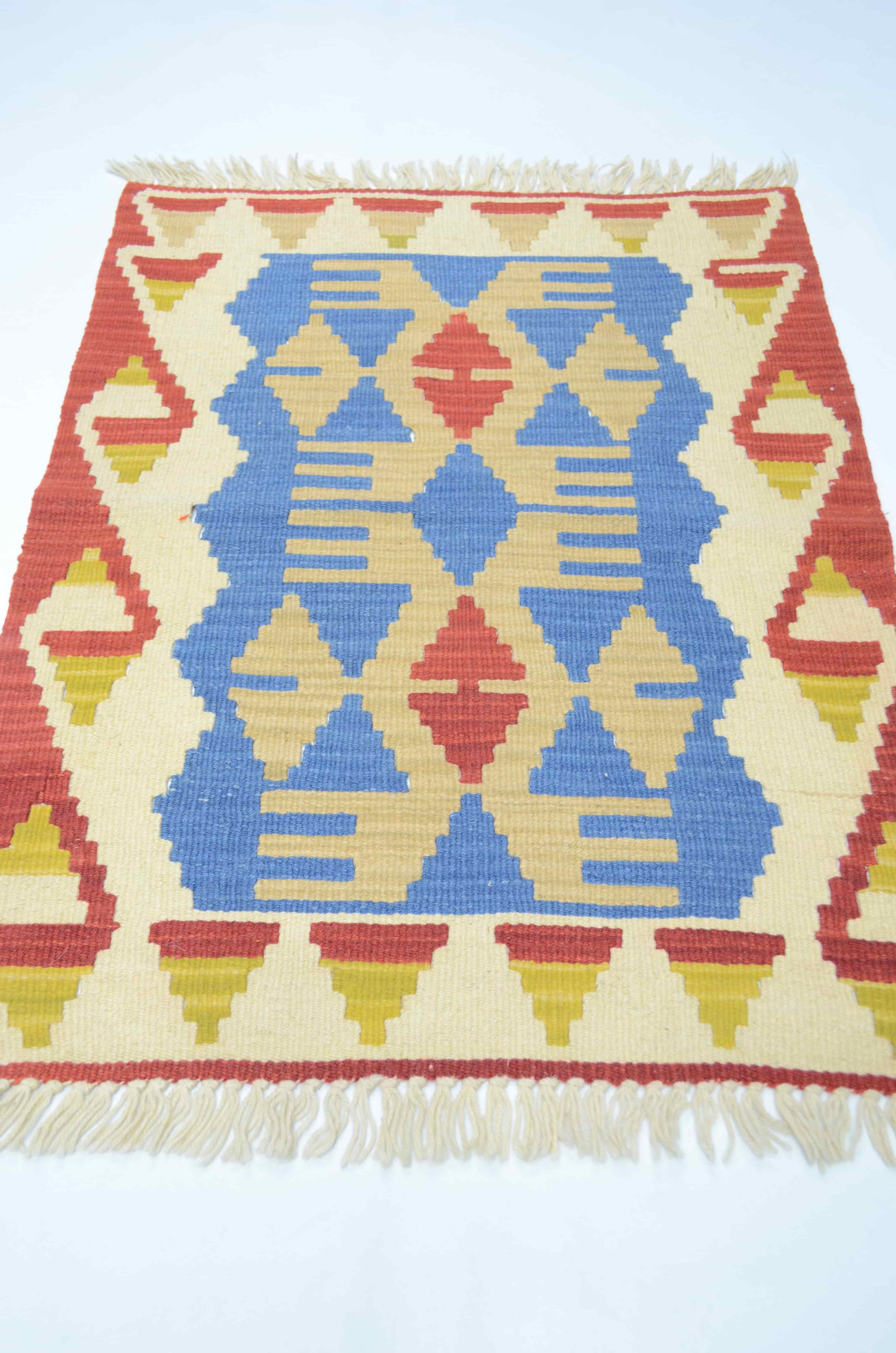 El Dokuma Kırmızı ve Mavi Renk Uşak Kilim 66x84 cm (0,55 m²)