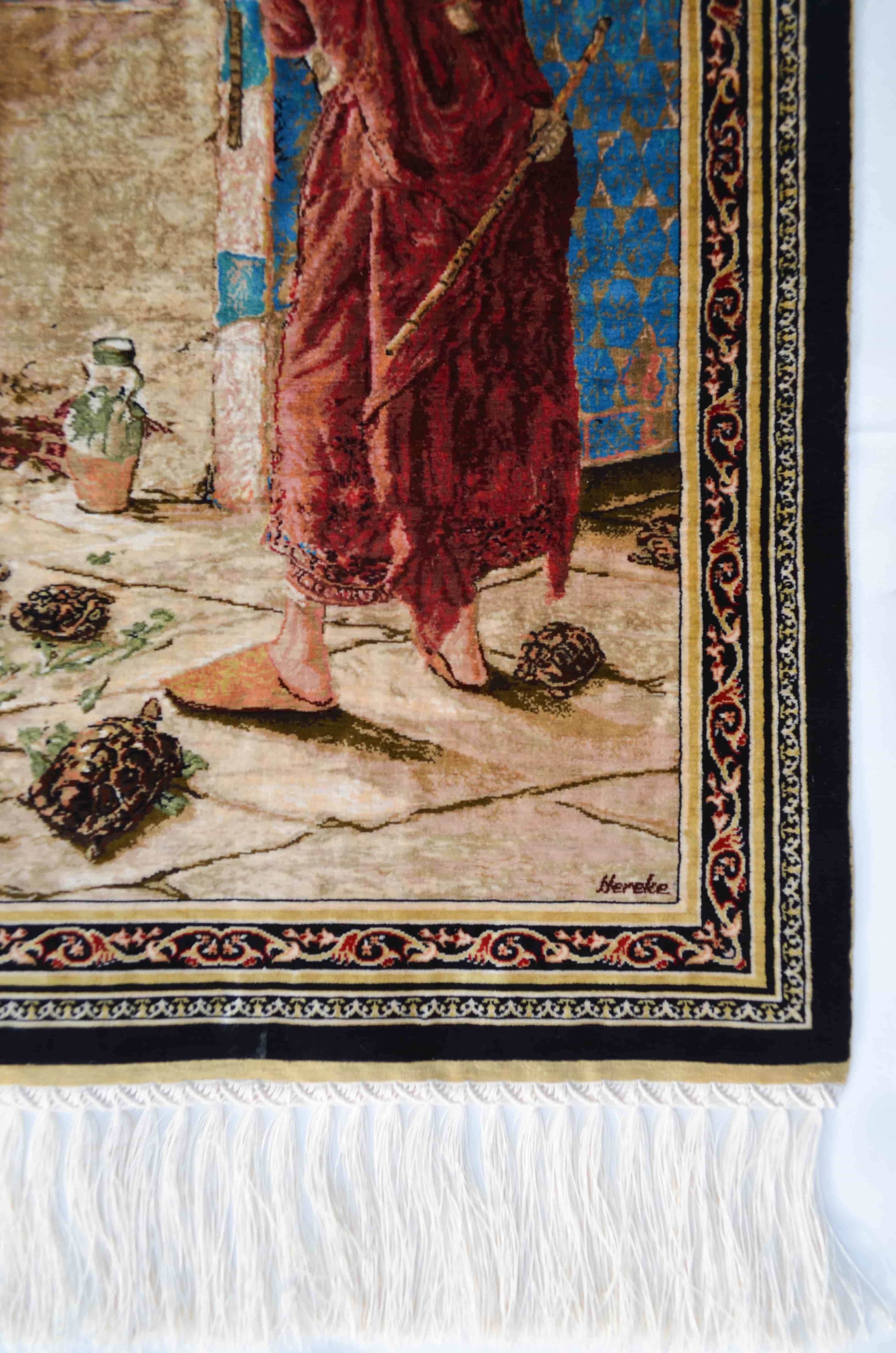 Kaplumbağa Terbiyecisi Desenli Saf İpek El Dokuma Duvar Halısı (33x50 cm)