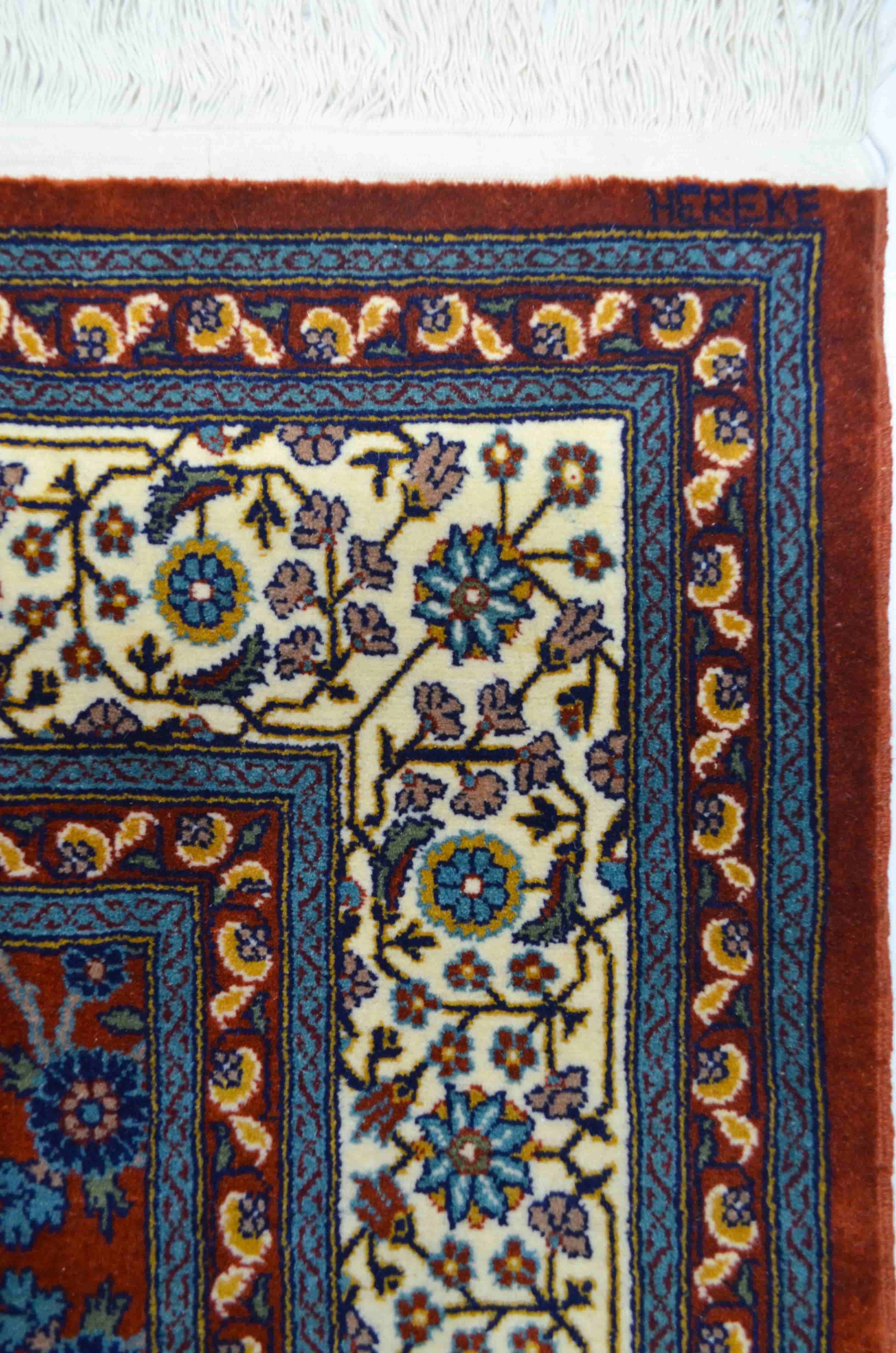 Yedi Dağın Çiçeği Desenli Bordo Renk El Dokuma Hereke Halısı 132x207 cm (2.73 m²)