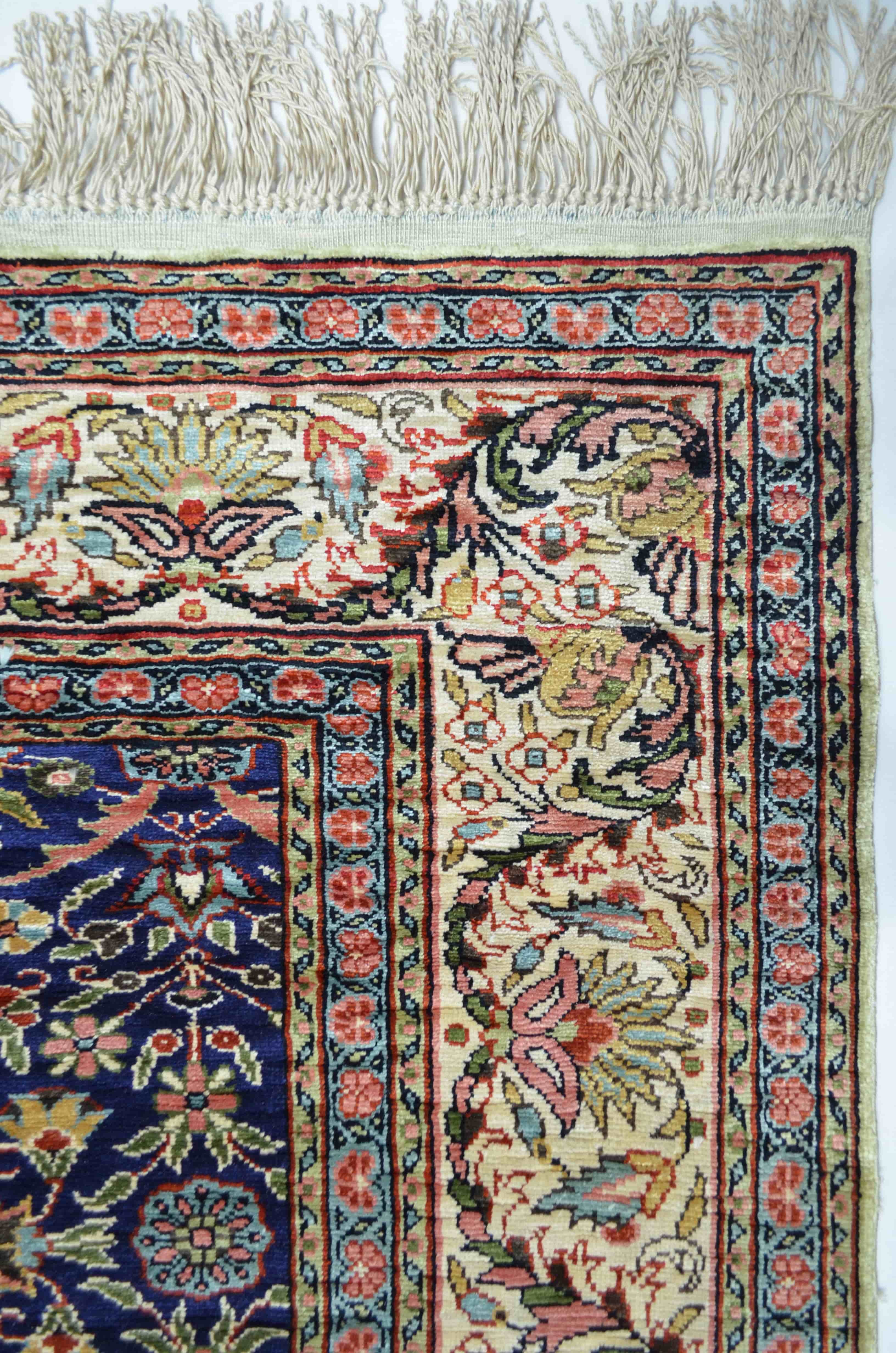 Saf İpekten El Dokuma Yedi Dağın Çiçeği Desenli Kayseri Halısı 119x176 cm (2.09 m²)