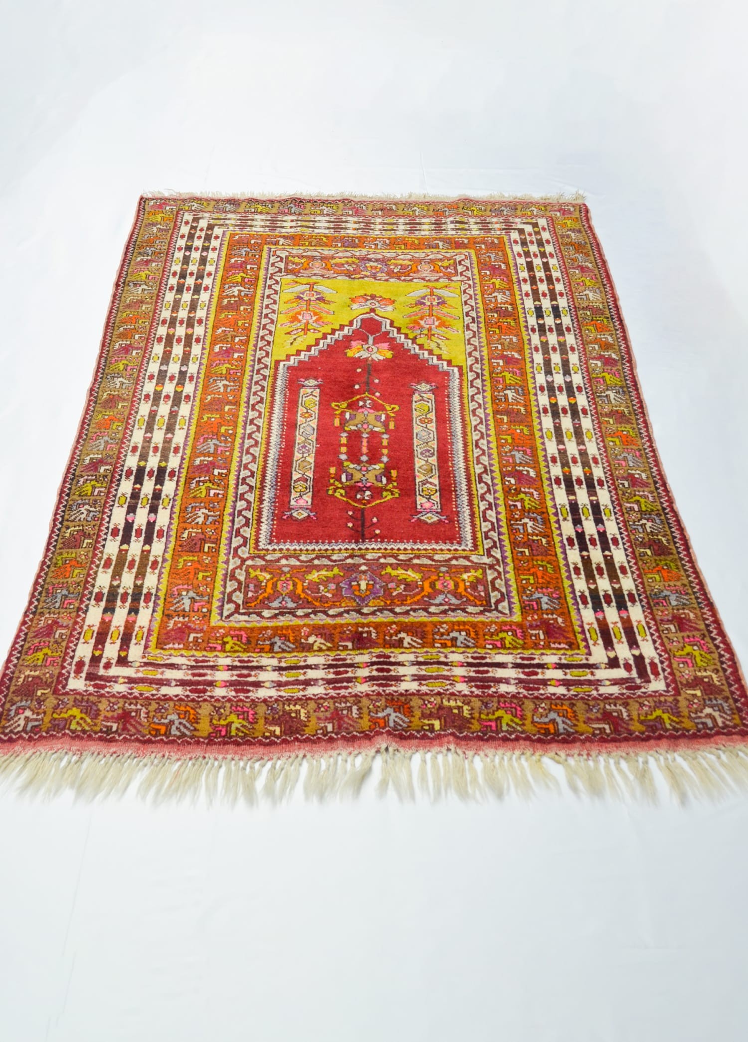 Avanos Mihraplı Antika Halı 134x201 cm (2.69 m²)