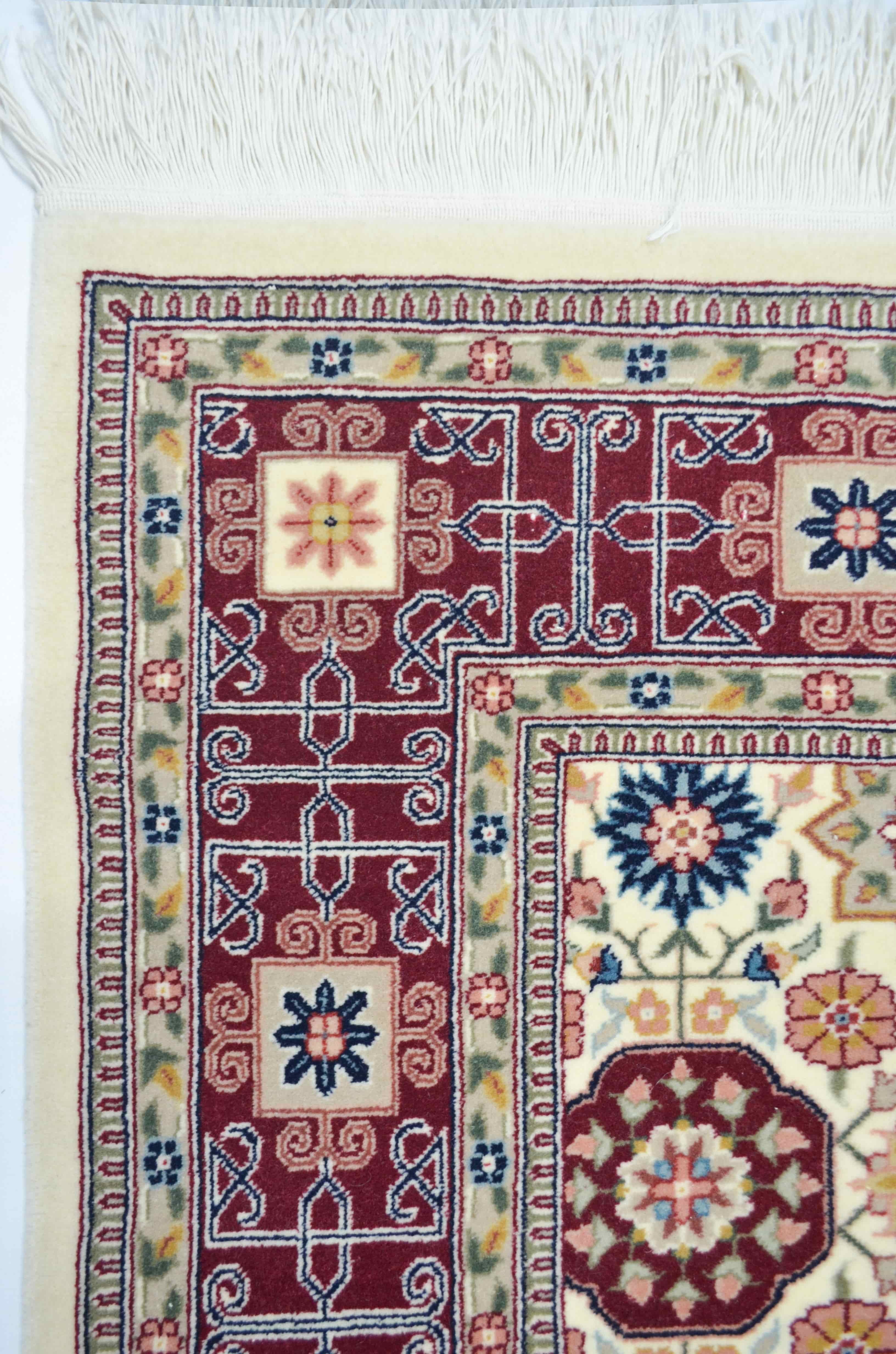 Kafkas Model Bordo ve Bej Renk Yünden El Dokuma Hereke Halısı 124x185 cm (2.29 m²)