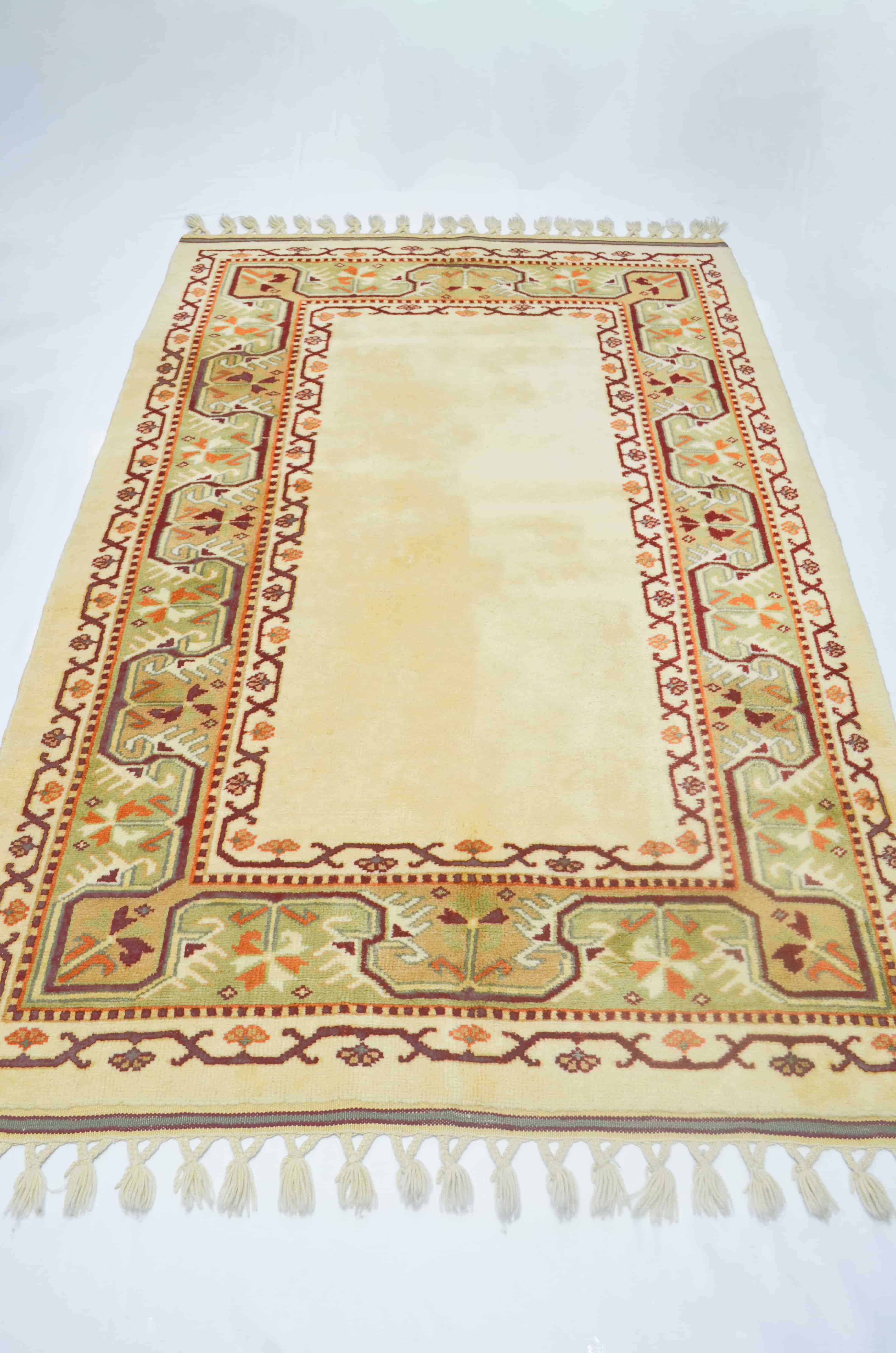 Yünden El Dokuma Bej Renk Yörük Halısı 127x185 cm (2.35 m²)