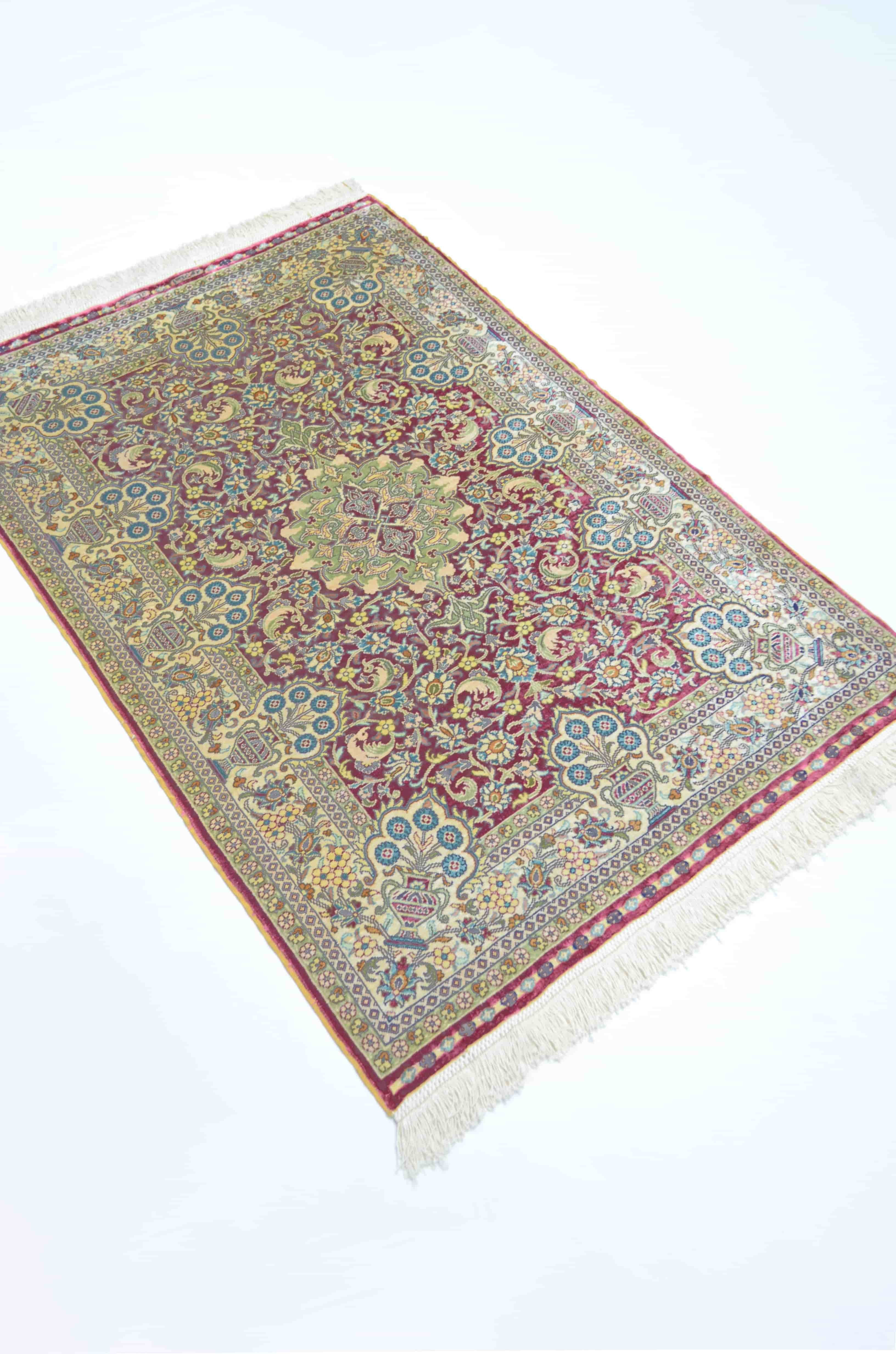 Saf İpekten El Dokuma Bordo Renk Madalyonlu Model Kayseri Halısı 76x110 cm (0.84 m²)