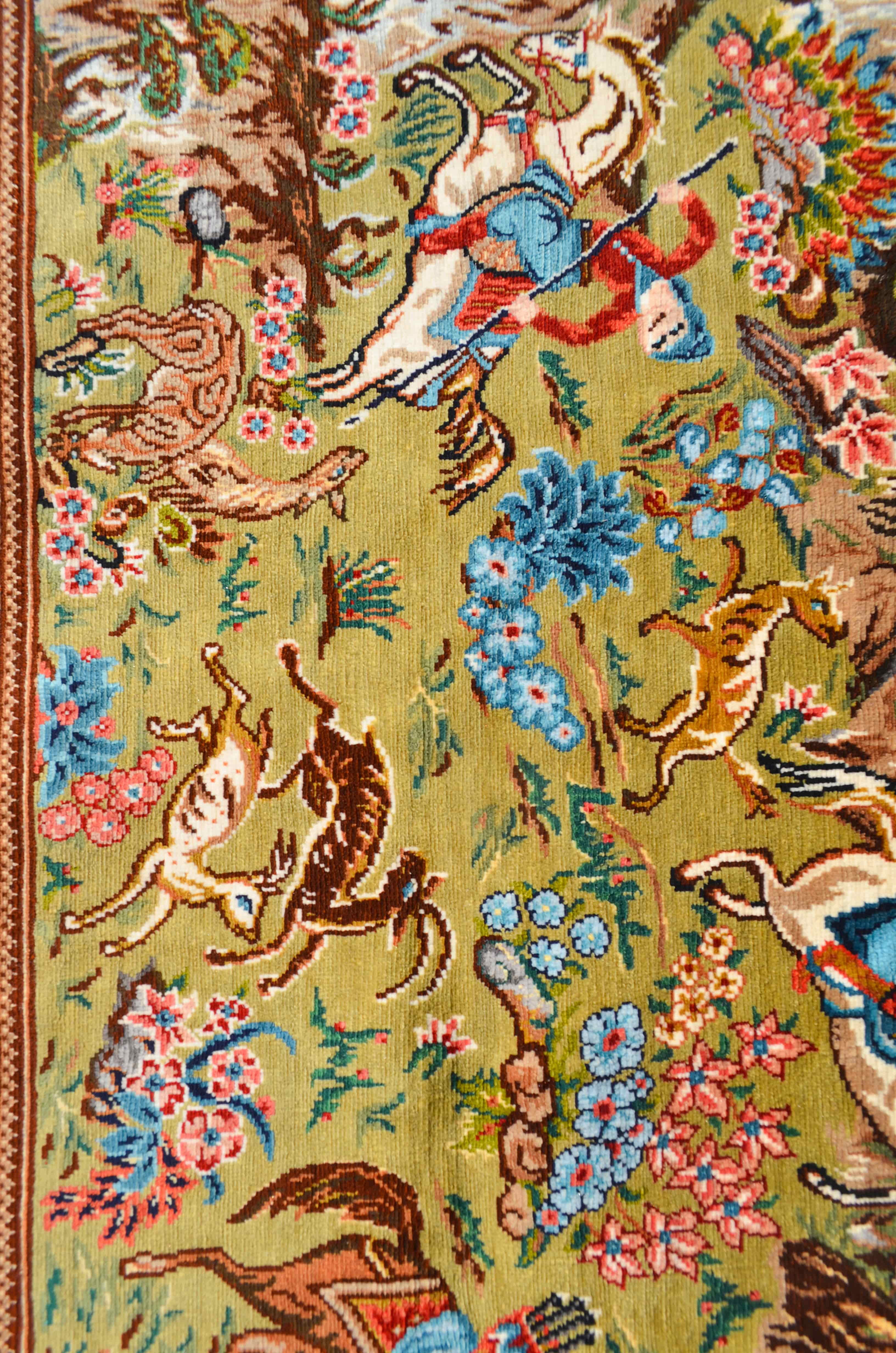 Av Sahnesi Desenli Saf İpek El Dokuma Duvar Halısı (42x60 cm)