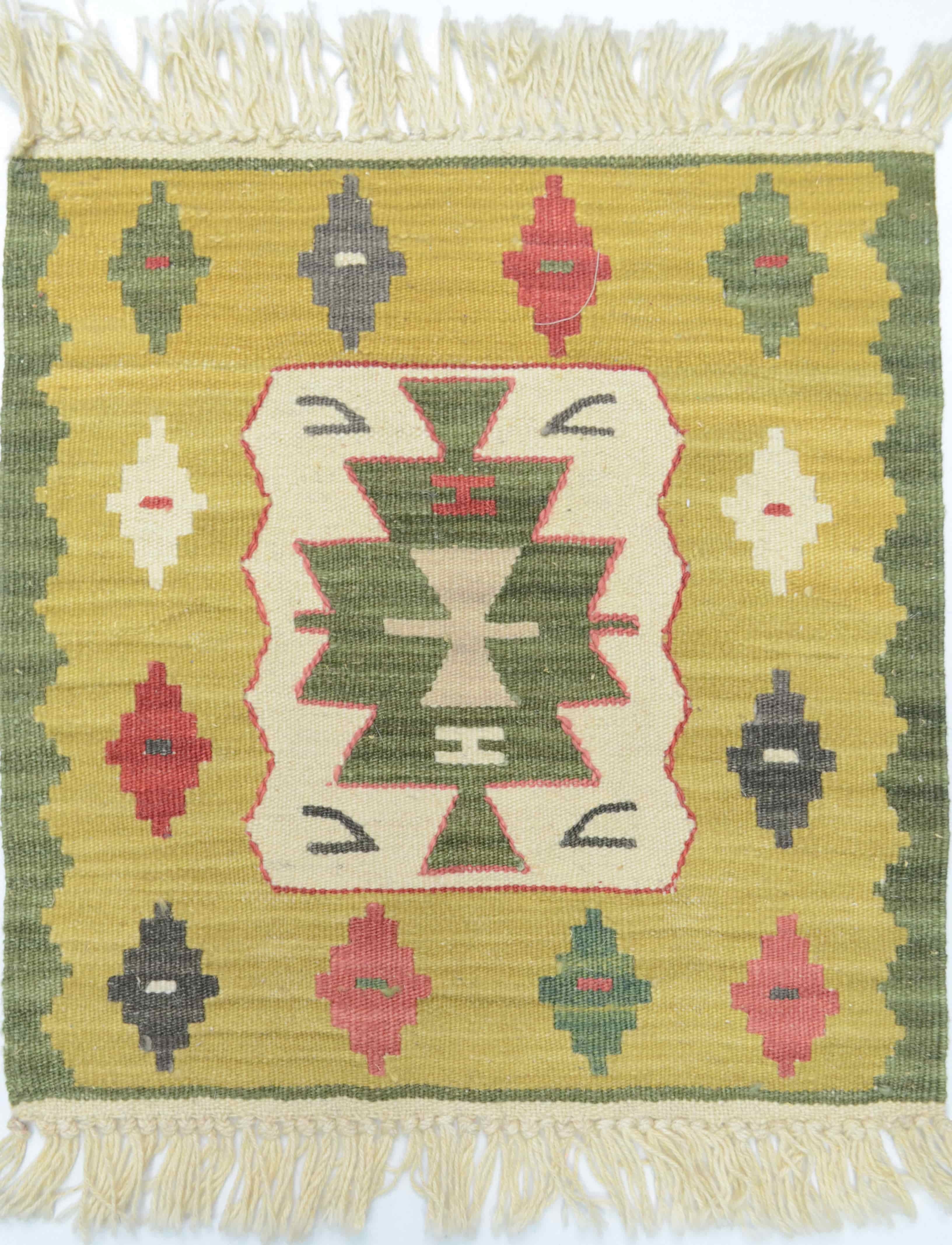 Yünden El Dokuma Yeşil ve Sarı Renk İnce Kök Kilim 40x40 cm (0.16 m²)