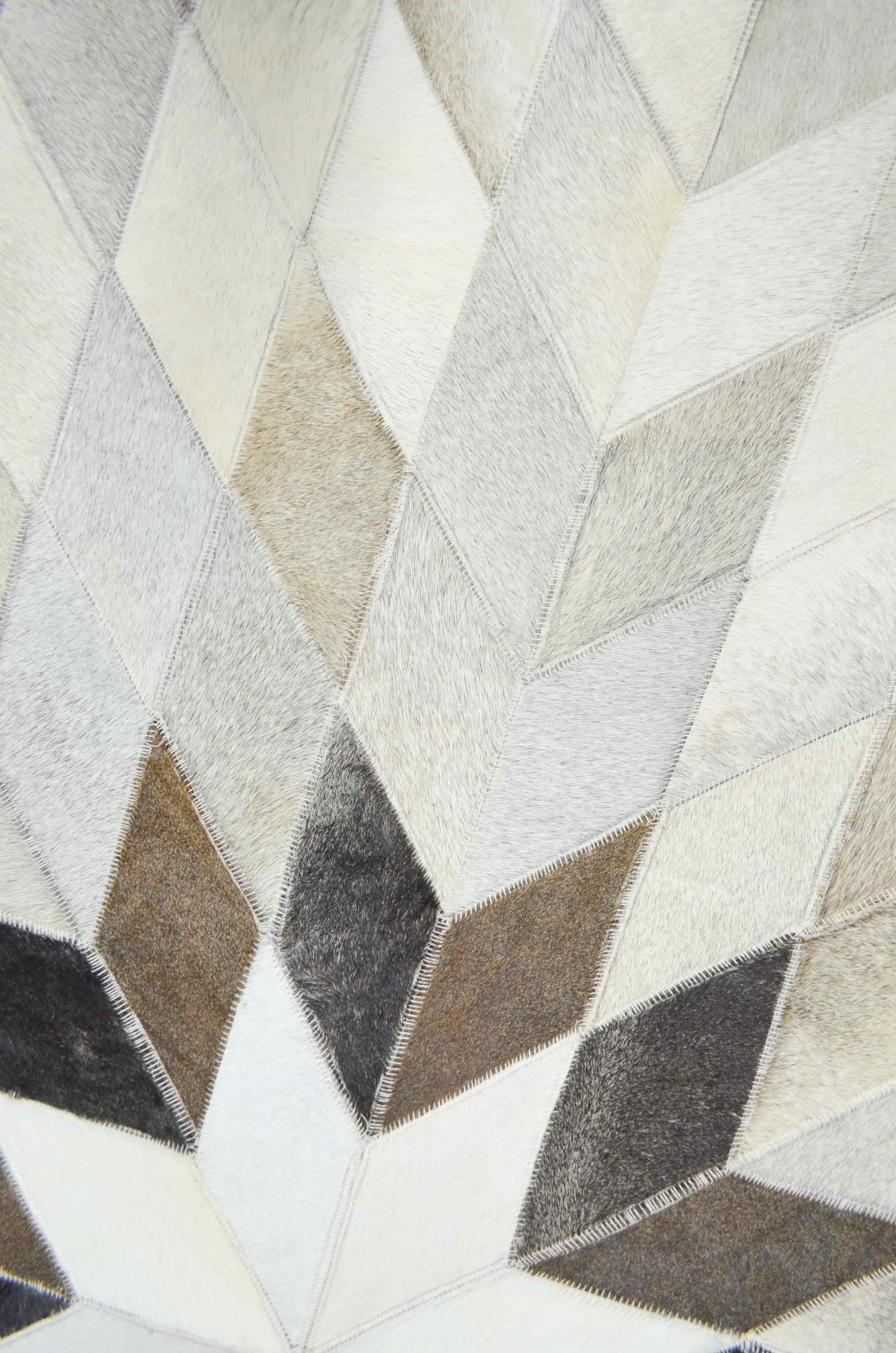 Krem ve Vizon Renk Baklava Desen Yuvarlak Deri Patchwork Halı 150x150 cm (2,25 m²)