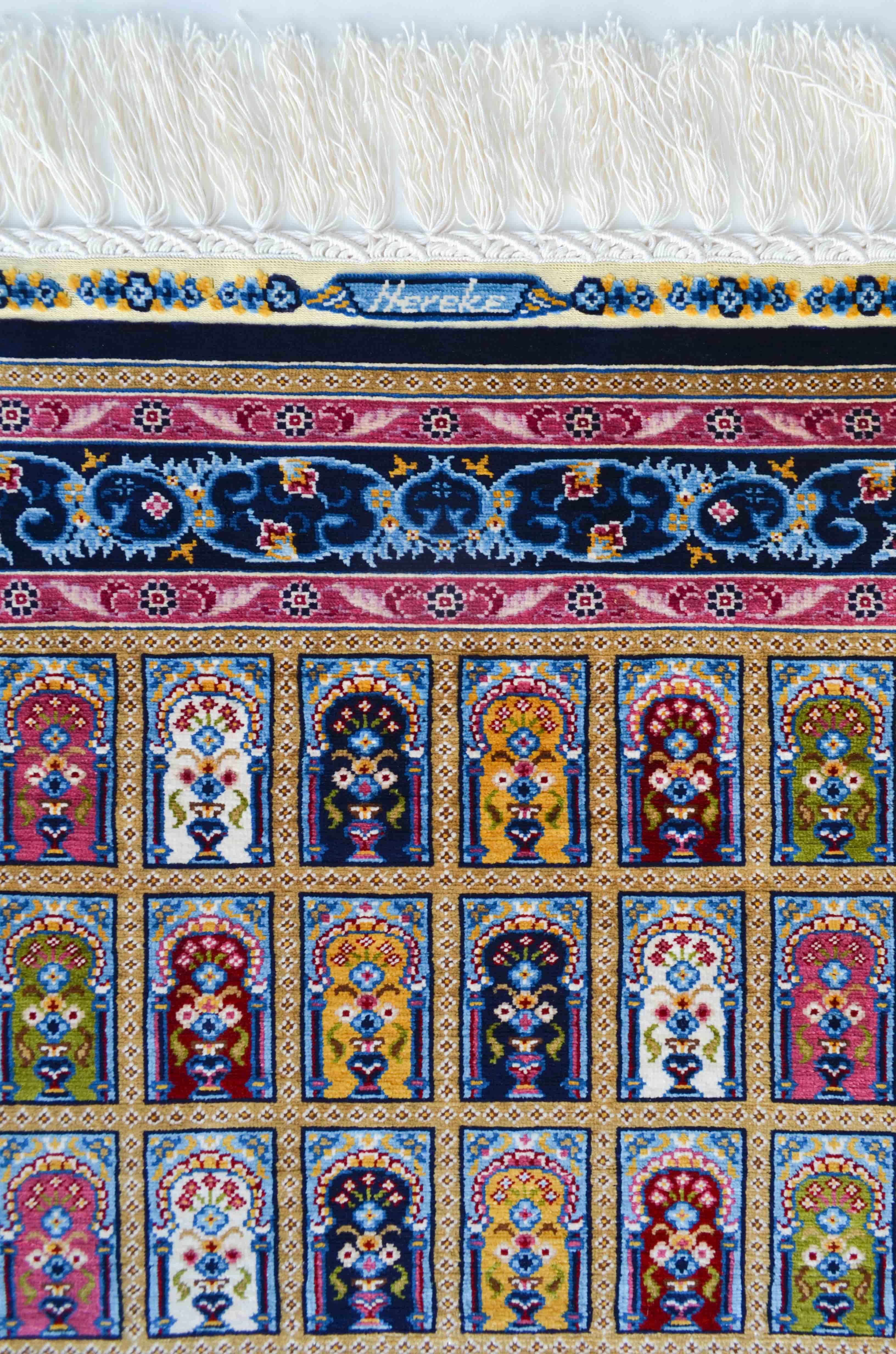 Mihrap Paftalı Desenli Saf İpek El Dokuma Duvar Halısı (48x68 cm)