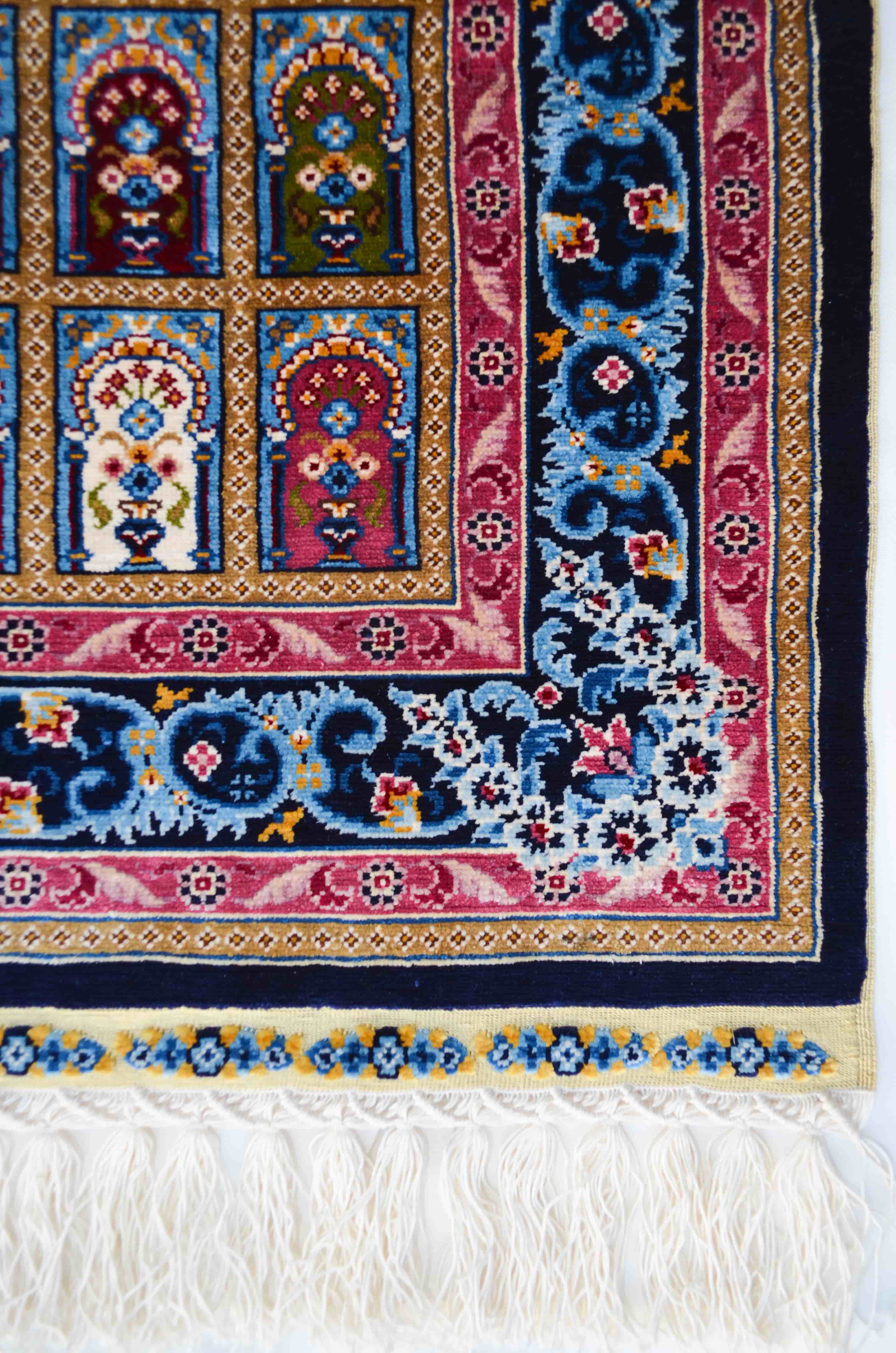 Mihrap Paftalı Desenli Saf İpek El Dokuma Duvar Halısı (48x68 cm)