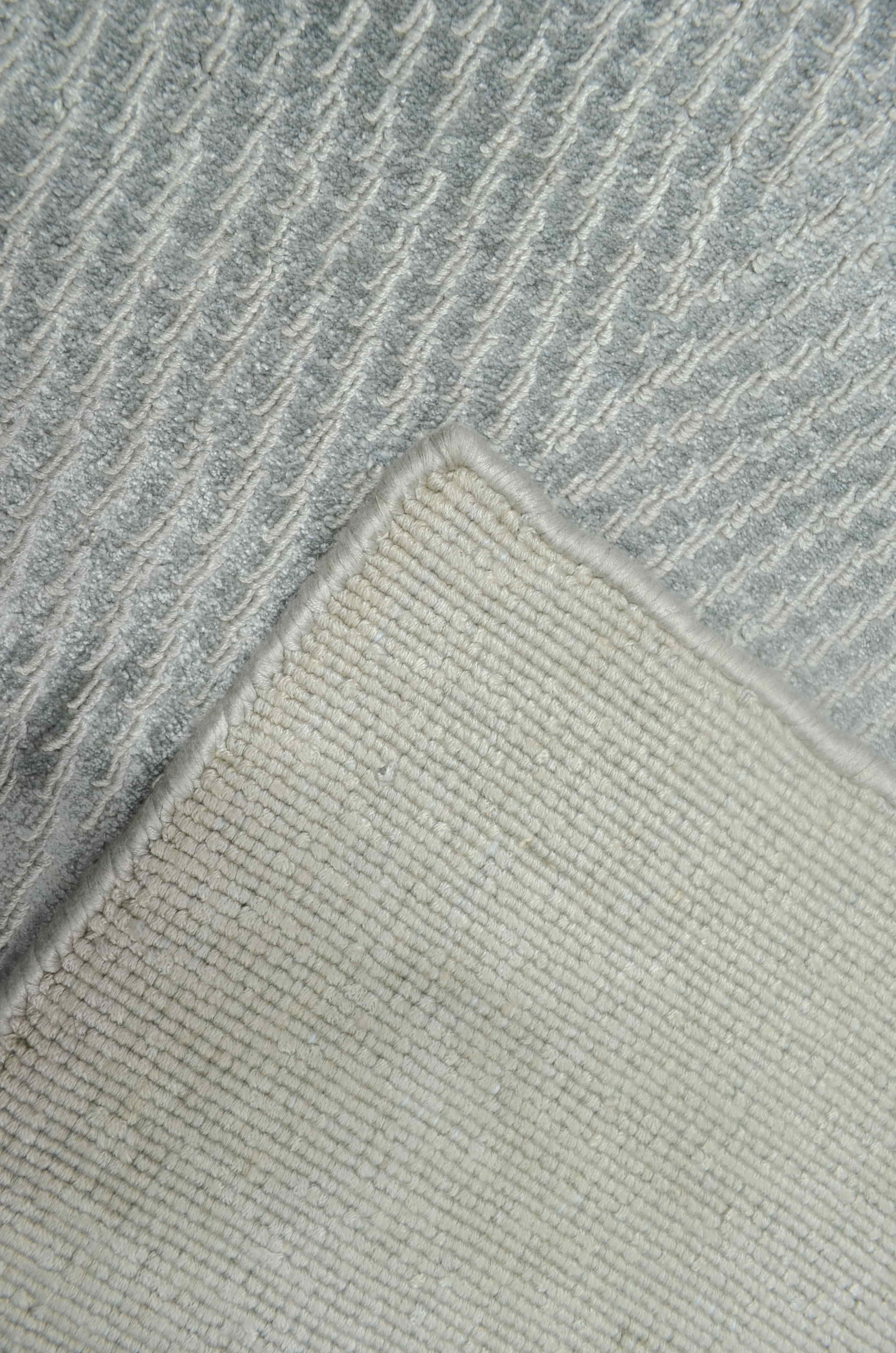 Nüans Gri Renk İpek Görünümlü Viskoz Modern El Dokuma Halı 80x150 cm (1.2 m²)