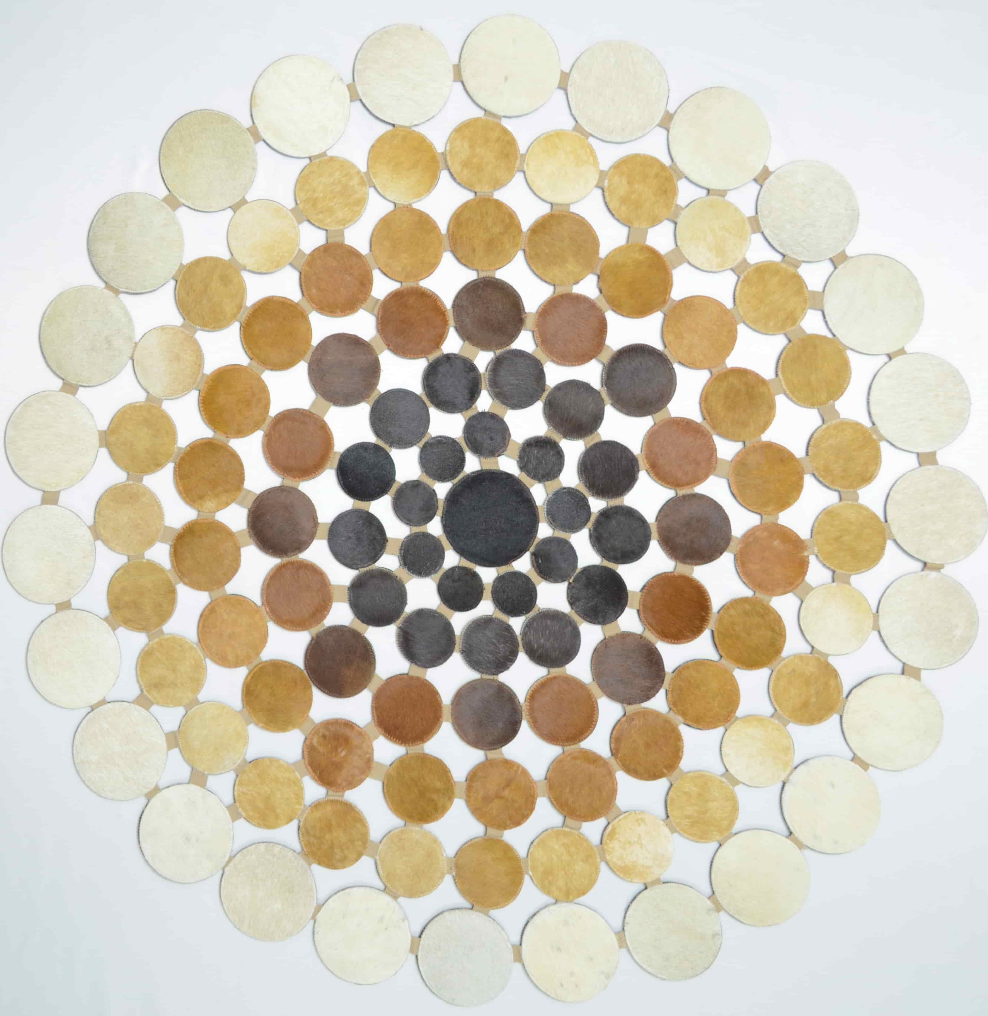 Krem ve Kahverengi Ombre Geçişli Yuvarlak Deri Patchwork Halı 150x150 cm (2,25 m²)